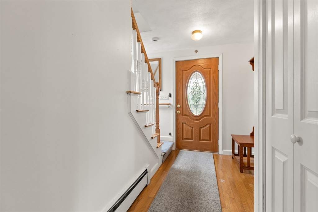 Easton, Massachusetts, 02375, United States, 6 Bedrooms Bedrooms, ,2 BathroomsBathrooms,Residential,For Sale,1927238