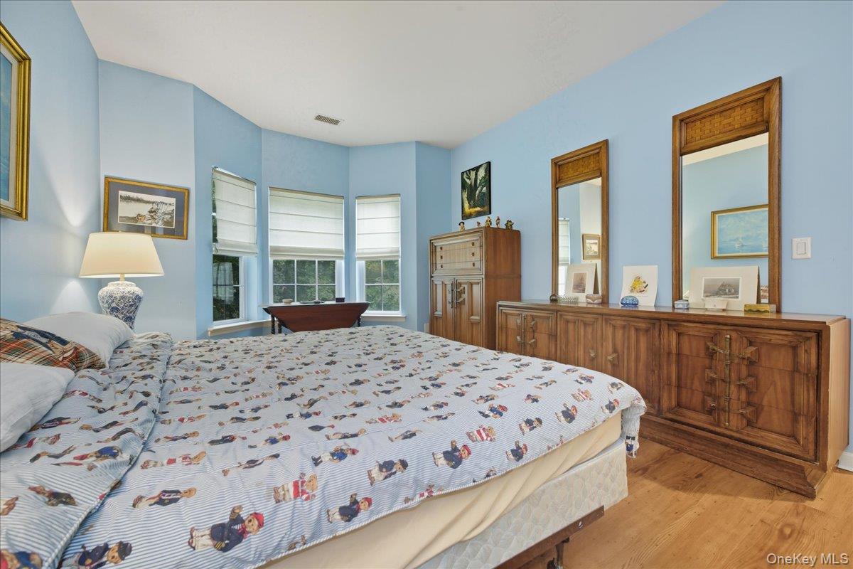 East Meadow, New York, 11554, United States, 2 Bedrooms Bedrooms, ,2 BathroomsBathrooms,Residential,For Sale,1958127