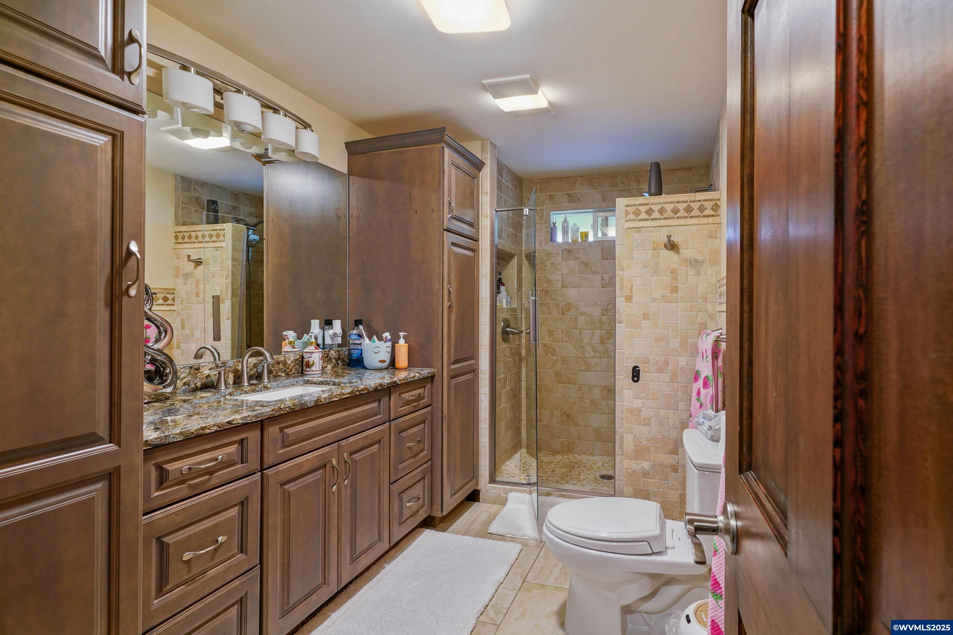 Salem, Oregon, 97304, United States, 4 Bedrooms Bedrooms, ,4 BathroomsBathrooms,Residential,For Sale,1805050