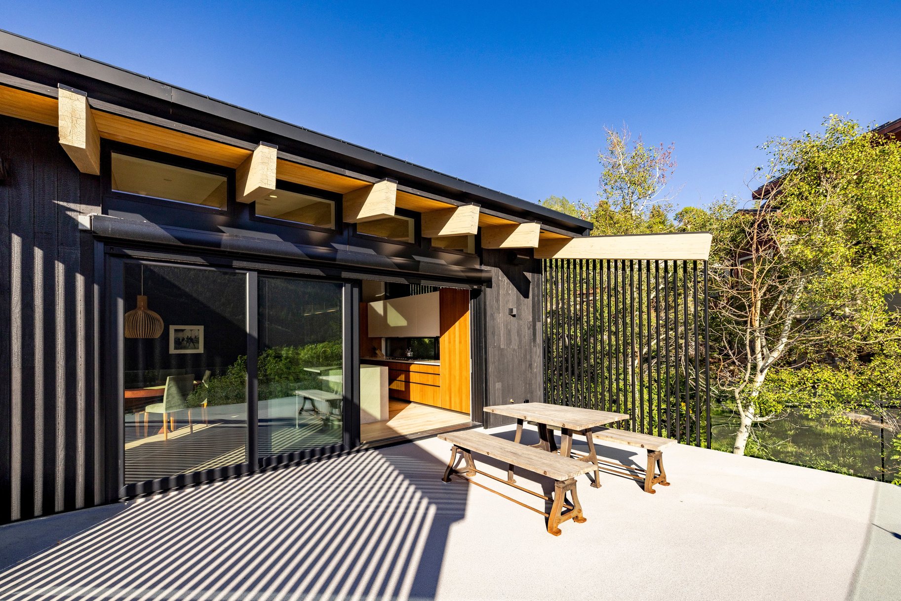  One-of-a-Kind Modern Pinebrook Residence - 物件實景