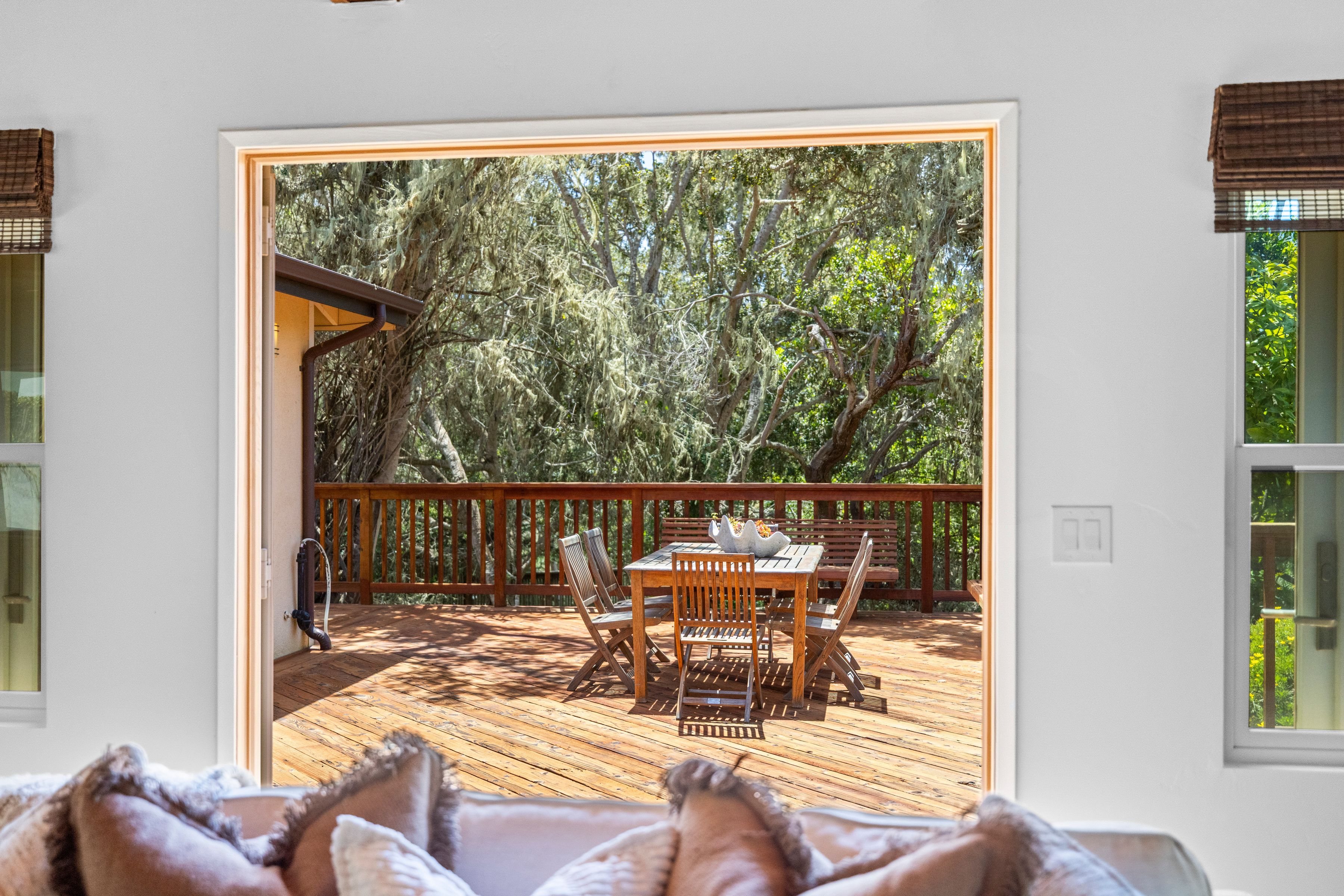  3113 Sloat Road - 物件實景