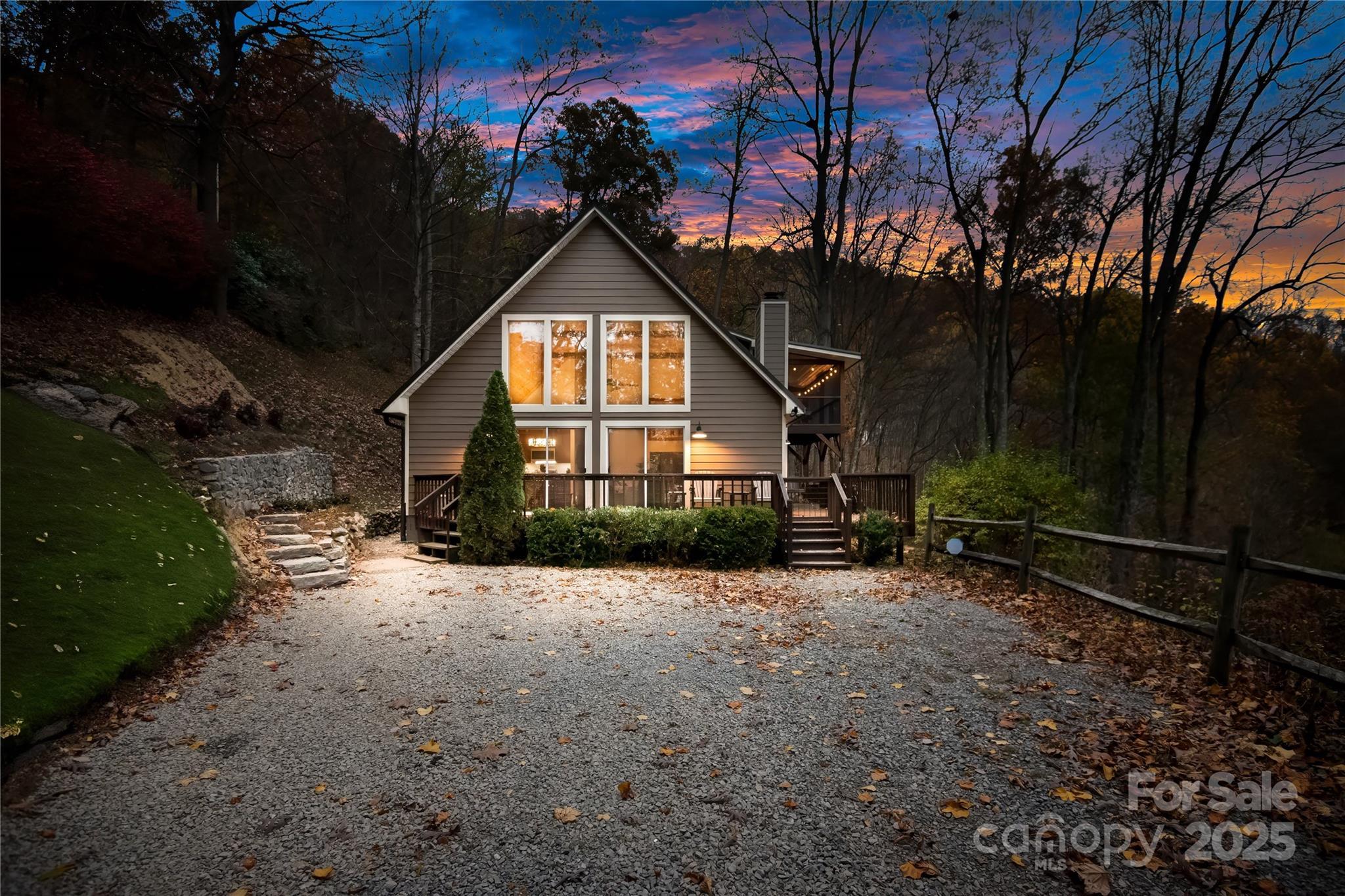 Waynesville, North Carolina, 28785, United States, 3 Bedrooms Bedrooms, ,2 BathroomsBathrooms,Residential,For Sale,1793601