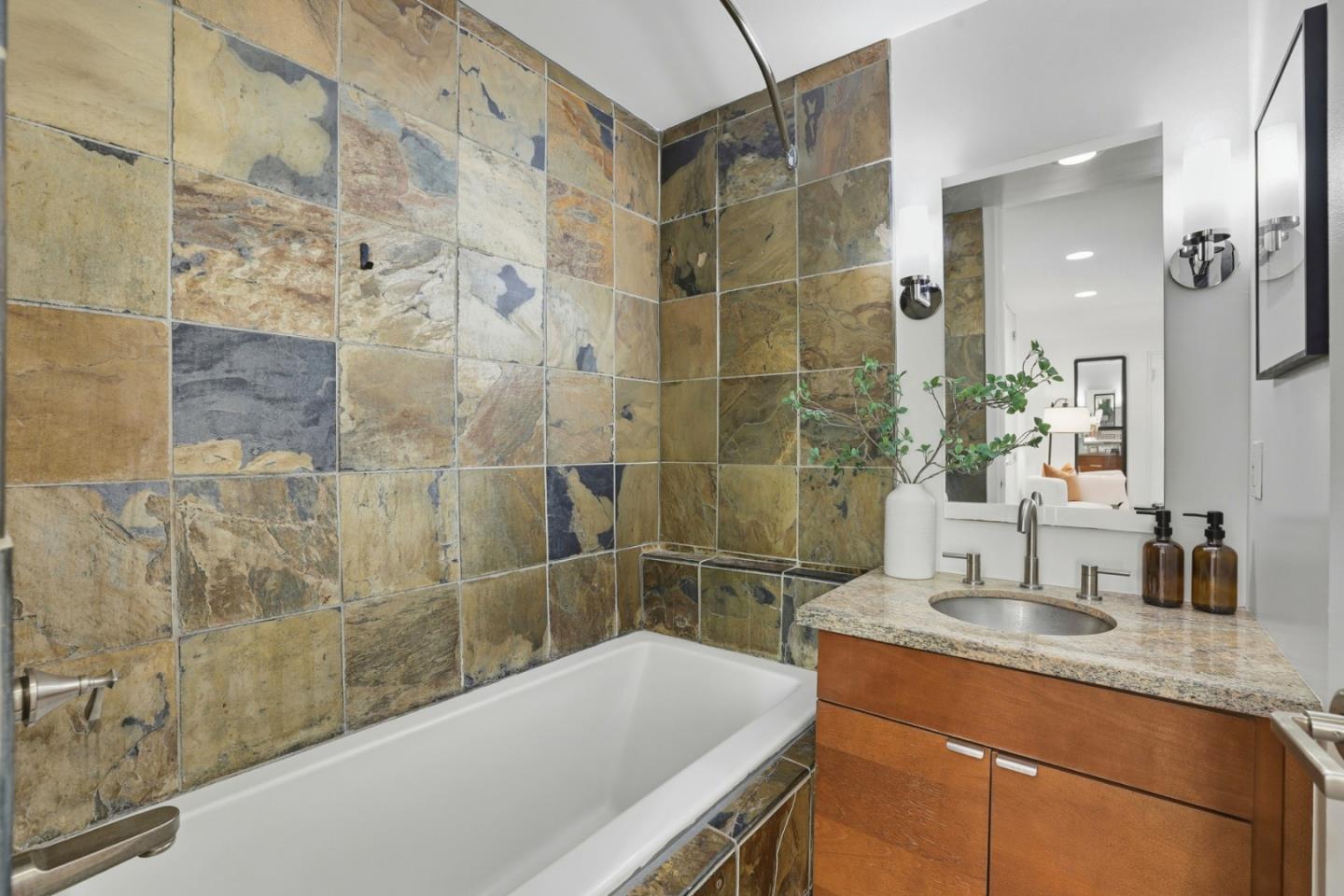 Santa Clara, California, 95050, United States, 2 Bedrooms Bedrooms, ,3 BathroomsBathrooms,Residential,For Sale,1989026