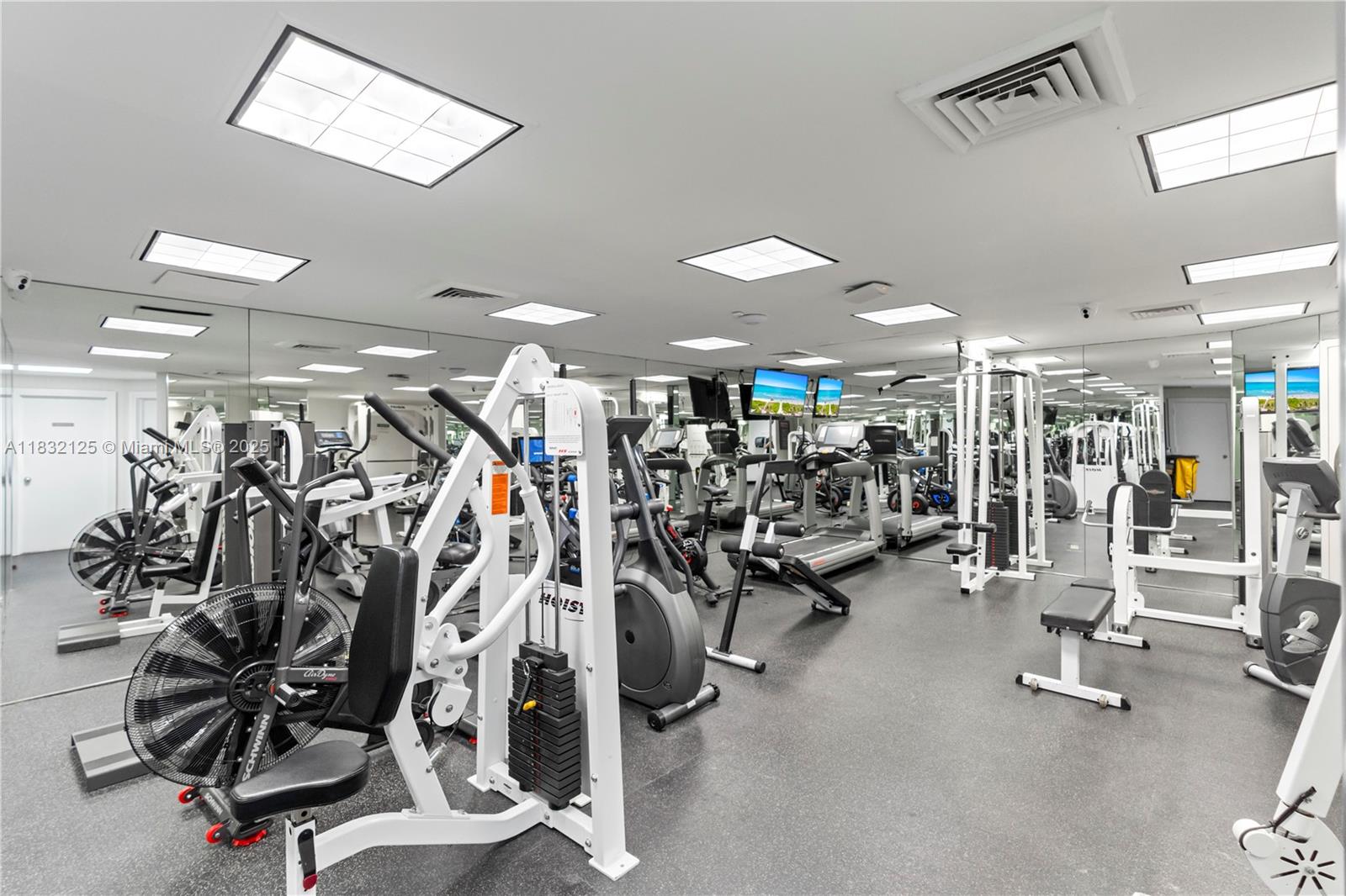 Aventura, Florida, 33180, United States, 2 Bedrooms Bedrooms, ,3 BathroomsBathrooms,Residential,For Sale,1885240
