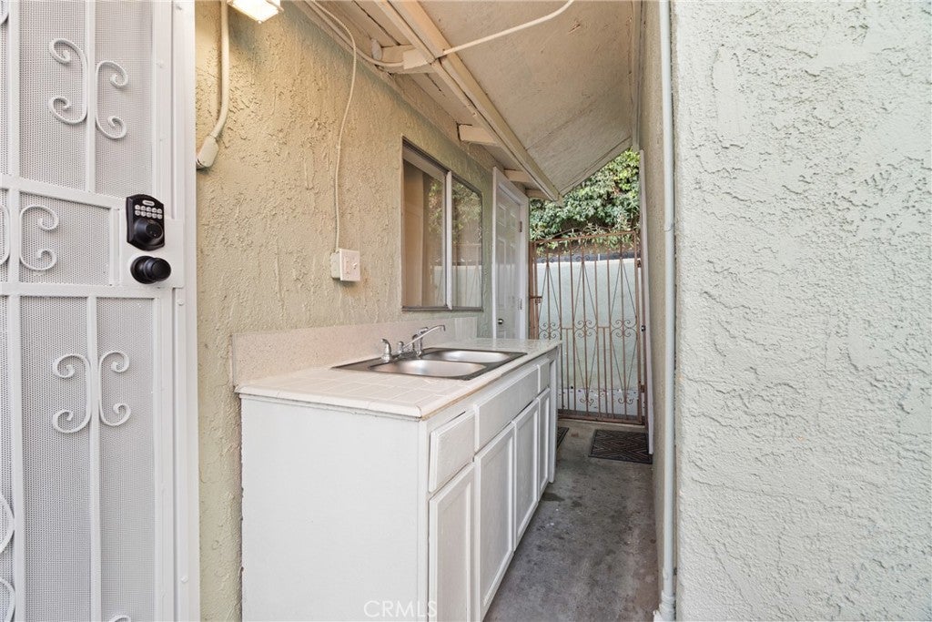 Los Angeles, California, 90063, United States, 3 Bedrooms Bedrooms, ,3 BathroomsBathrooms,Residential,For Sale,1938120