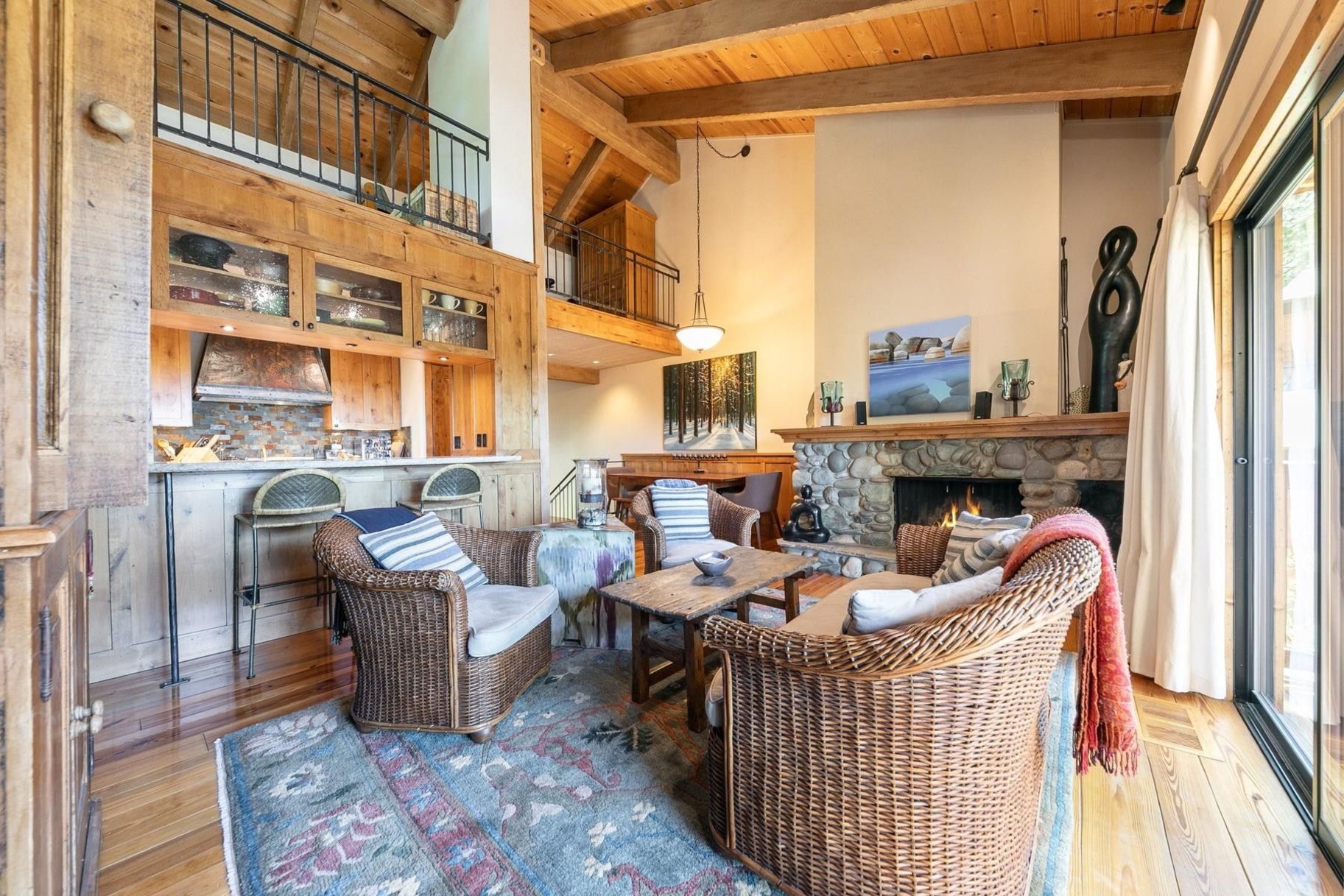  Rare Custom Lakeview Condominium Shows like a Model Home - 物件實景