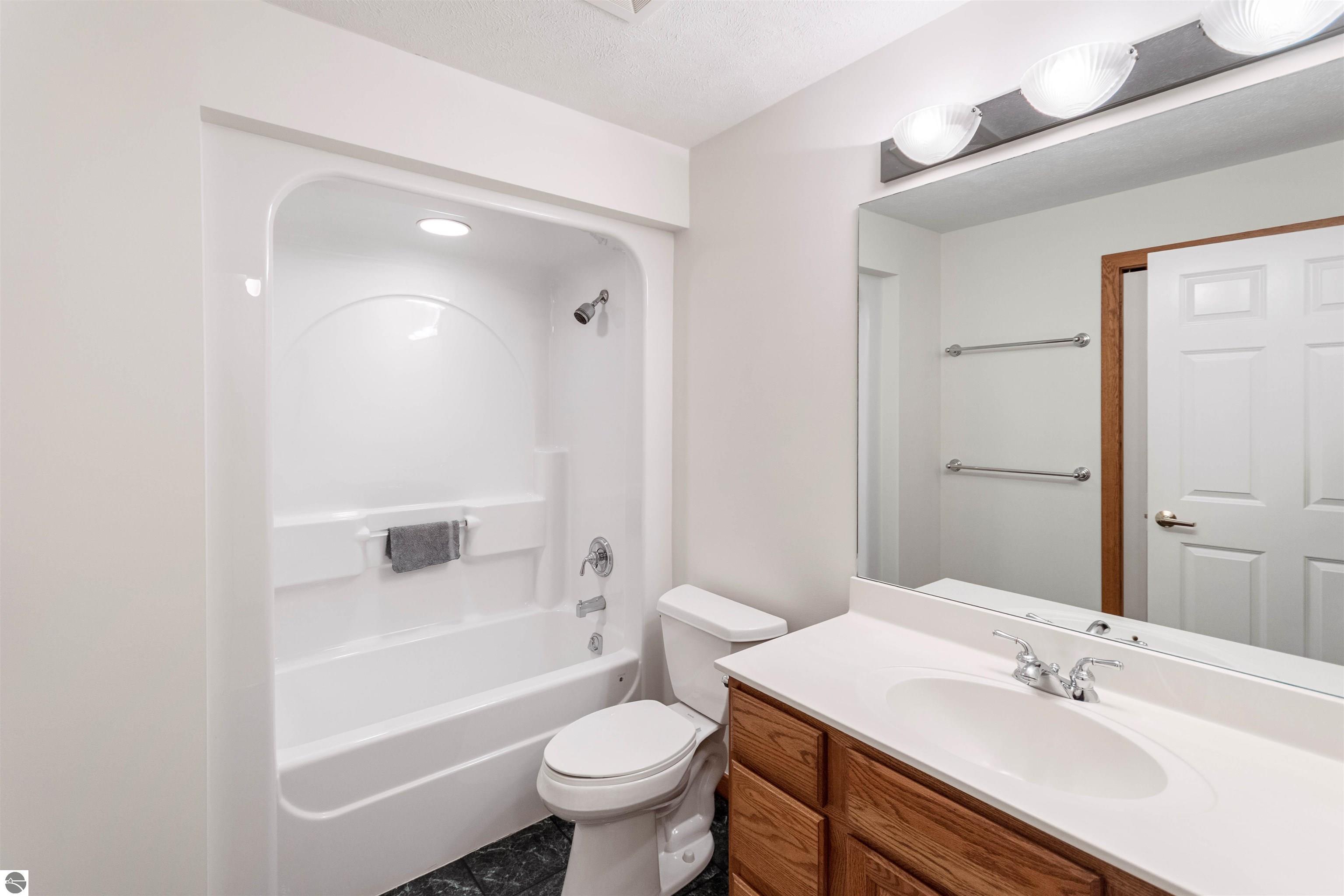Traverse City, Michigan, 49686, United States, 3 Bedrooms Bedrooms, ,3 BathroomsBathrooms,Residential,For Sale,1942277