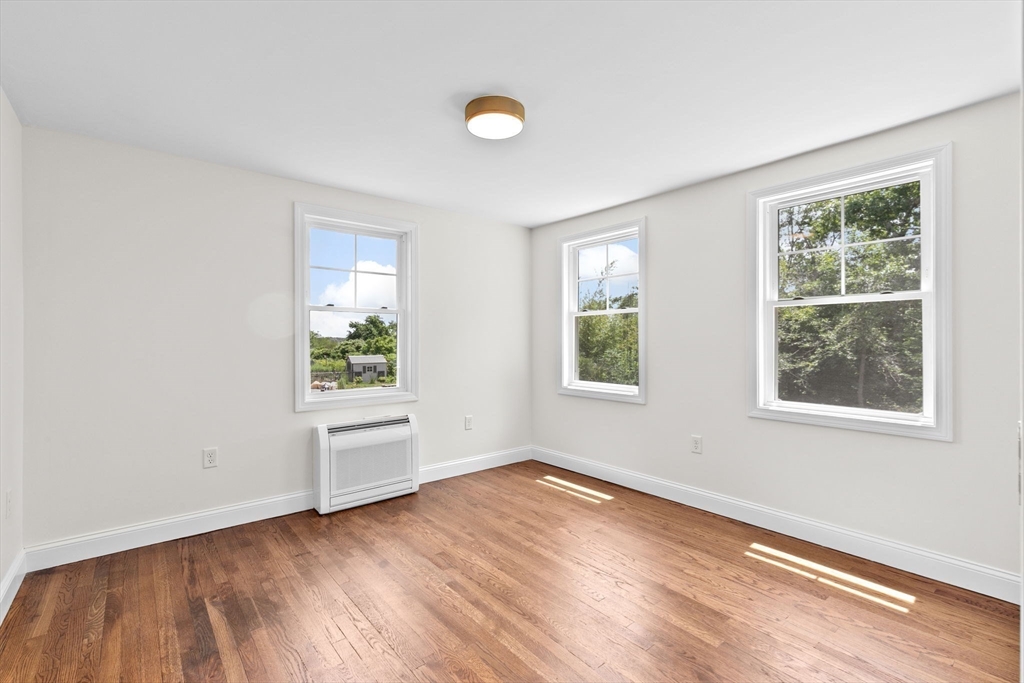 Bourne, Massachusetts, 02562, United States, 4 Bedrooms Bedrooms, ,4 BathroomsBathrooms,Residential,For Sale,1940930