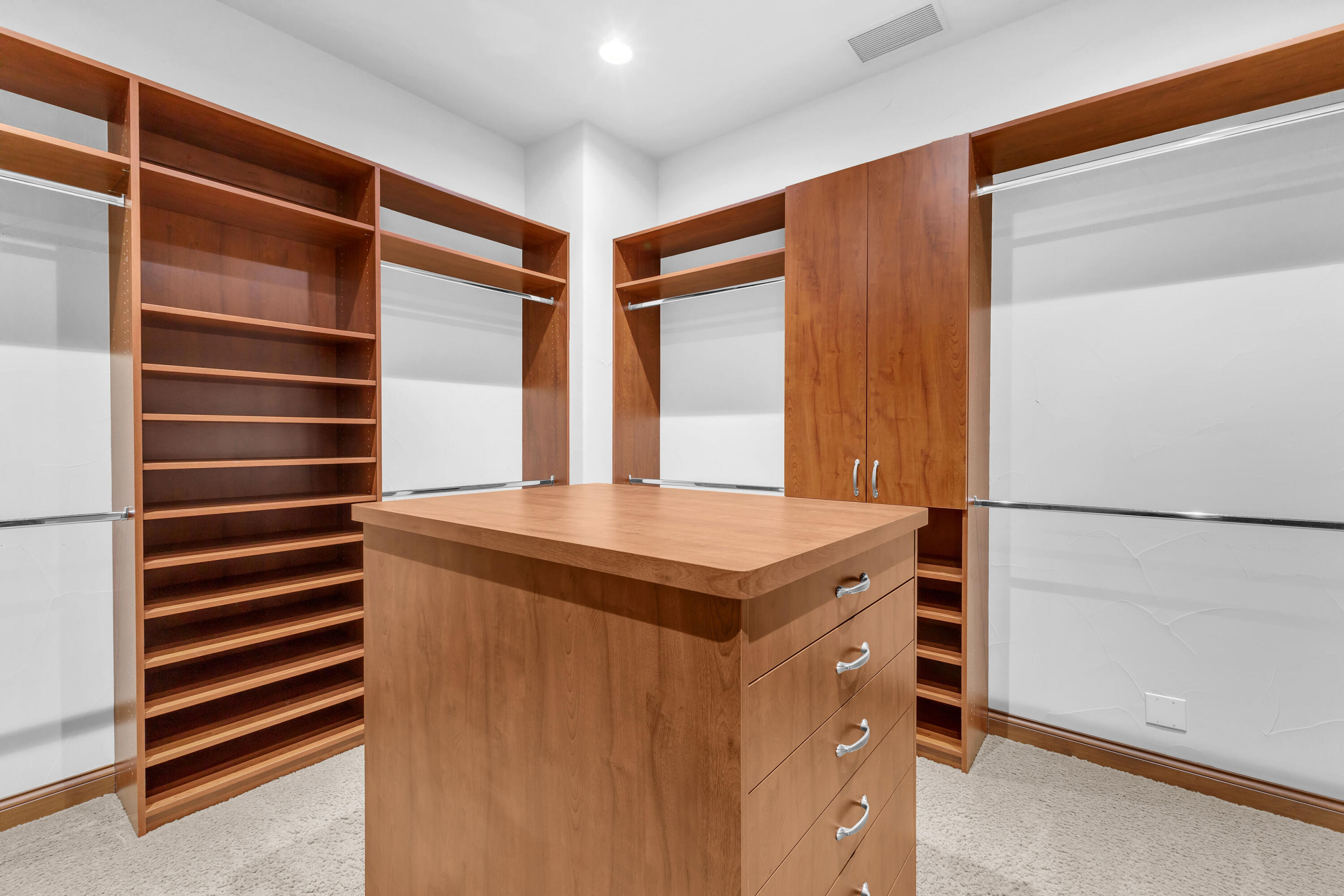 Indio, California, 92203, United States, 5 Bedrooms Bedrooms, ,4 BathroomsBathrooms,Residential,For Sale,1992835