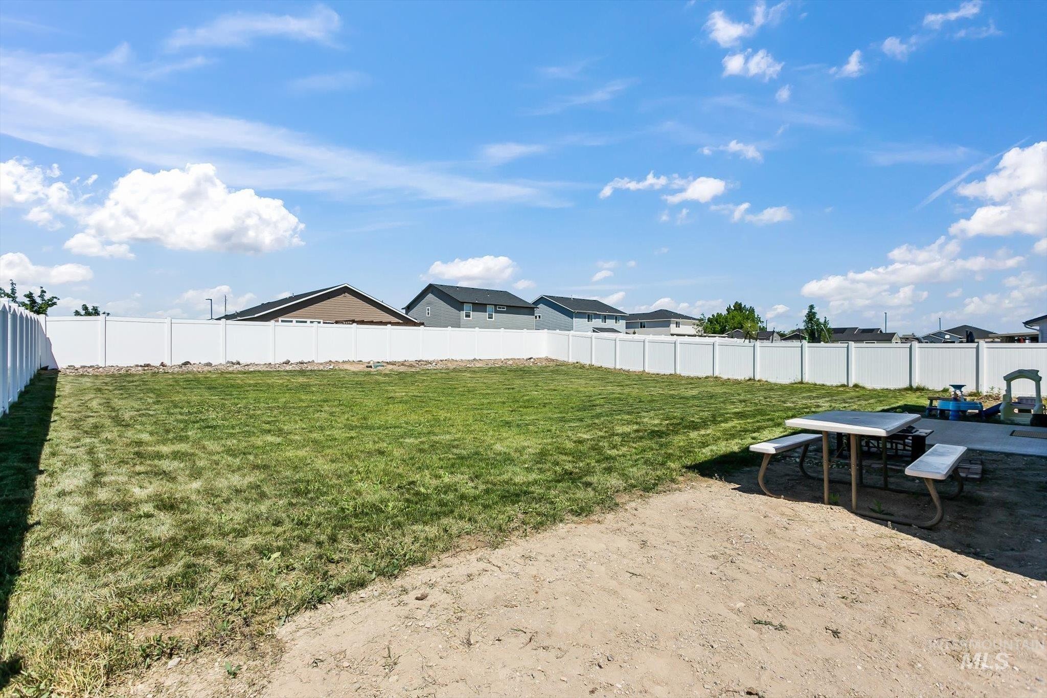 947 Tanami Ave, Kuna, Idaho, 83634, United States, 4 Bedrooms Bedrooms, ,3 BathroomsBathrooms,Residential,For Sale,947 Tanami Ave,1461004