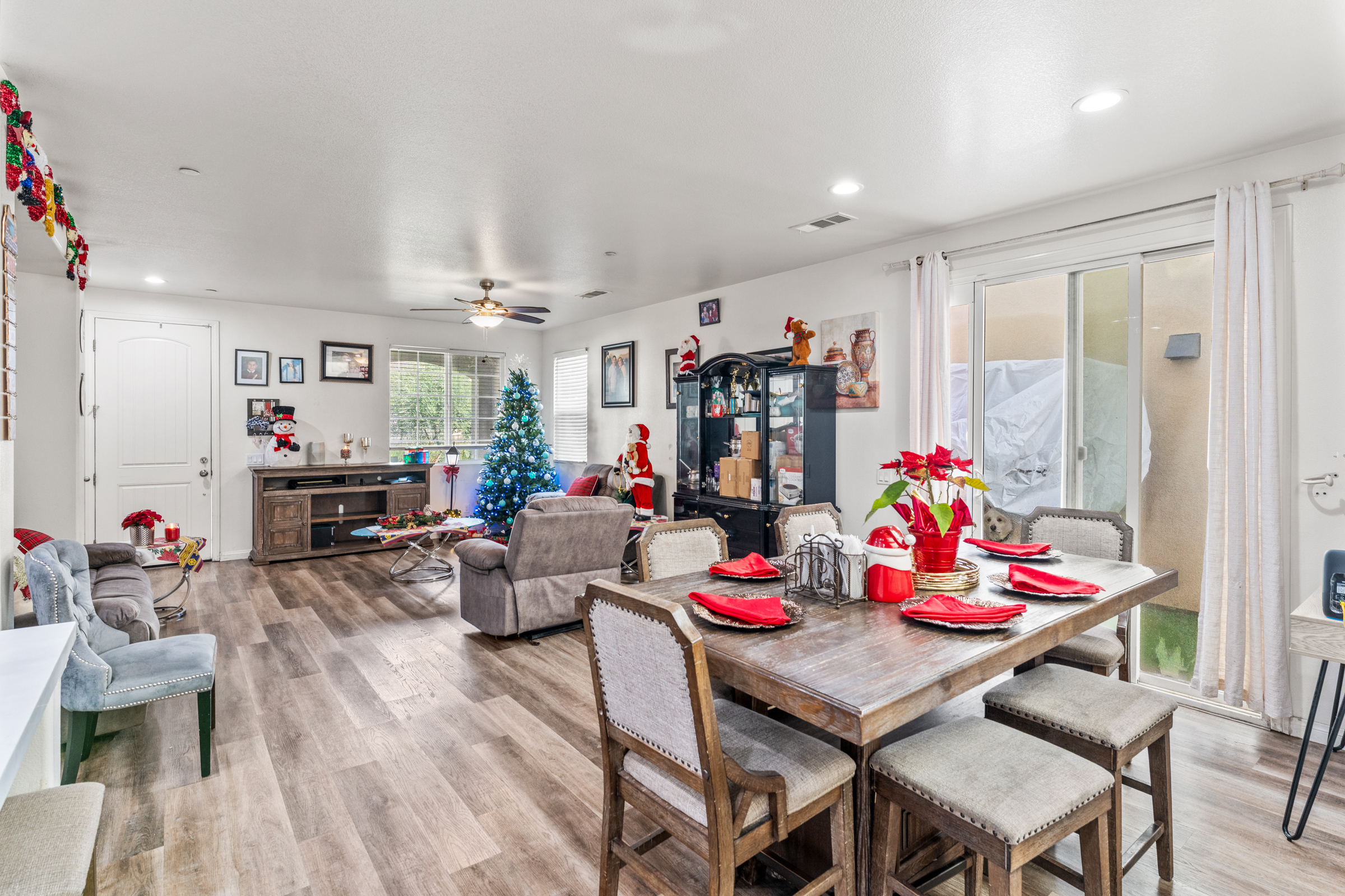 Colton, California, 92324, United States, 4 Bedrooms Bedrooms, ,2 BathroomsBathrooms,Residential,For Sale,2009310