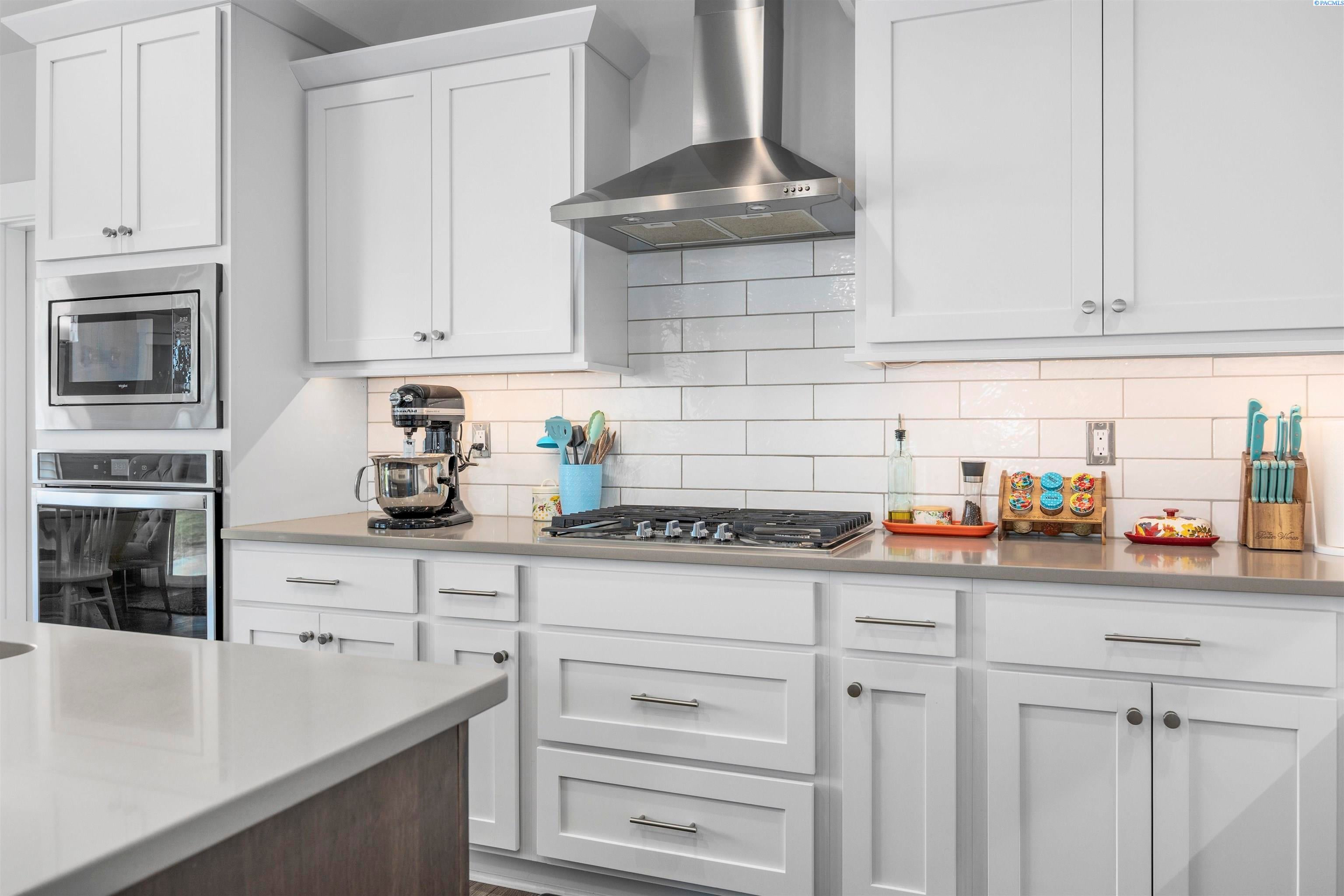 Kennewick, Washington, 99338, United States, 4 Bedrooms Bedrooms, ,3 BathroomsBathrooms,Residential,For Sale,1977201