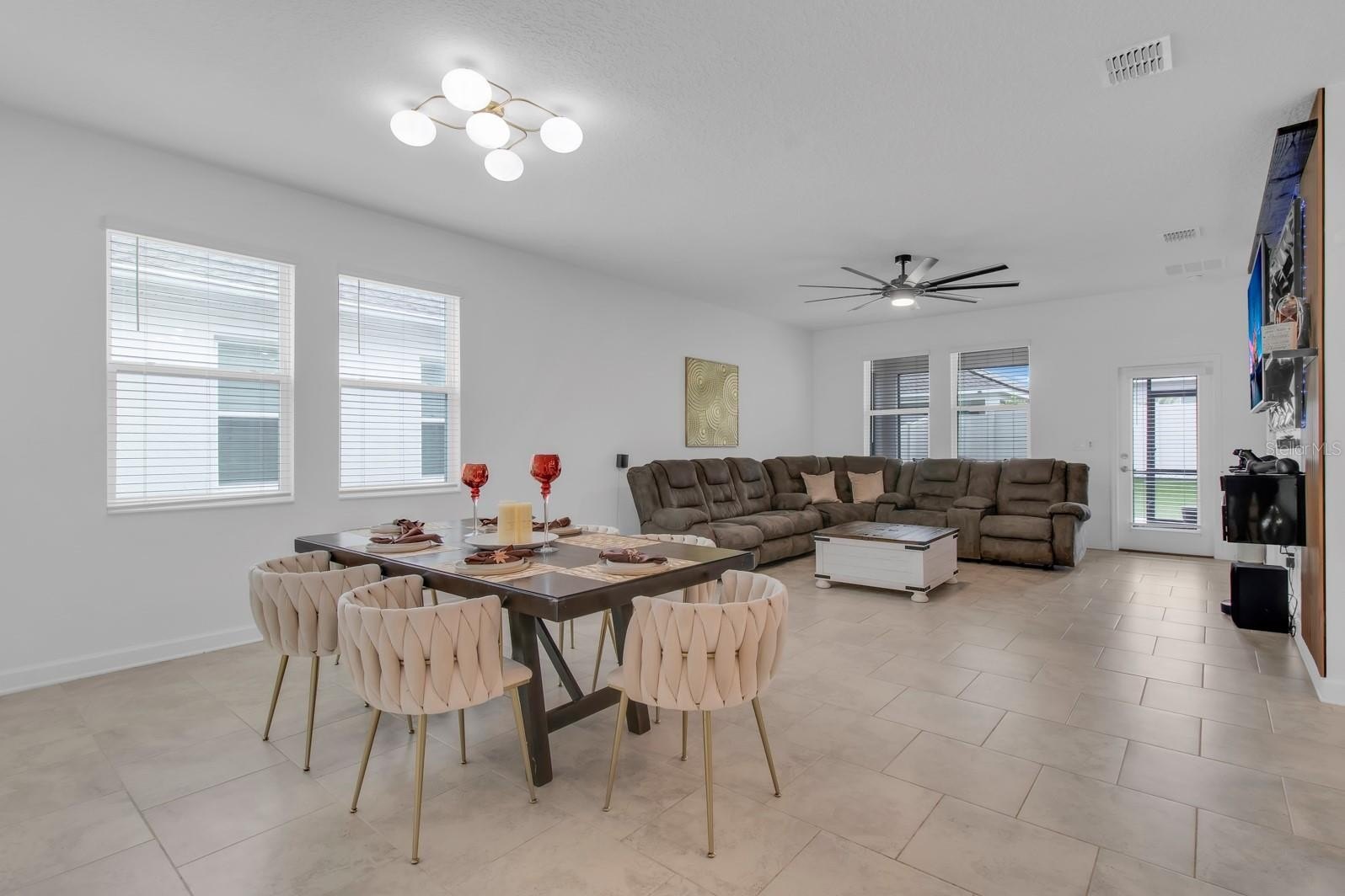 KISSIMMEE, Florida, 34744, United States, 4 Bedrooms Bedrooms, ,3 BathroomsBathrooms,Residential,For Sale,1974958