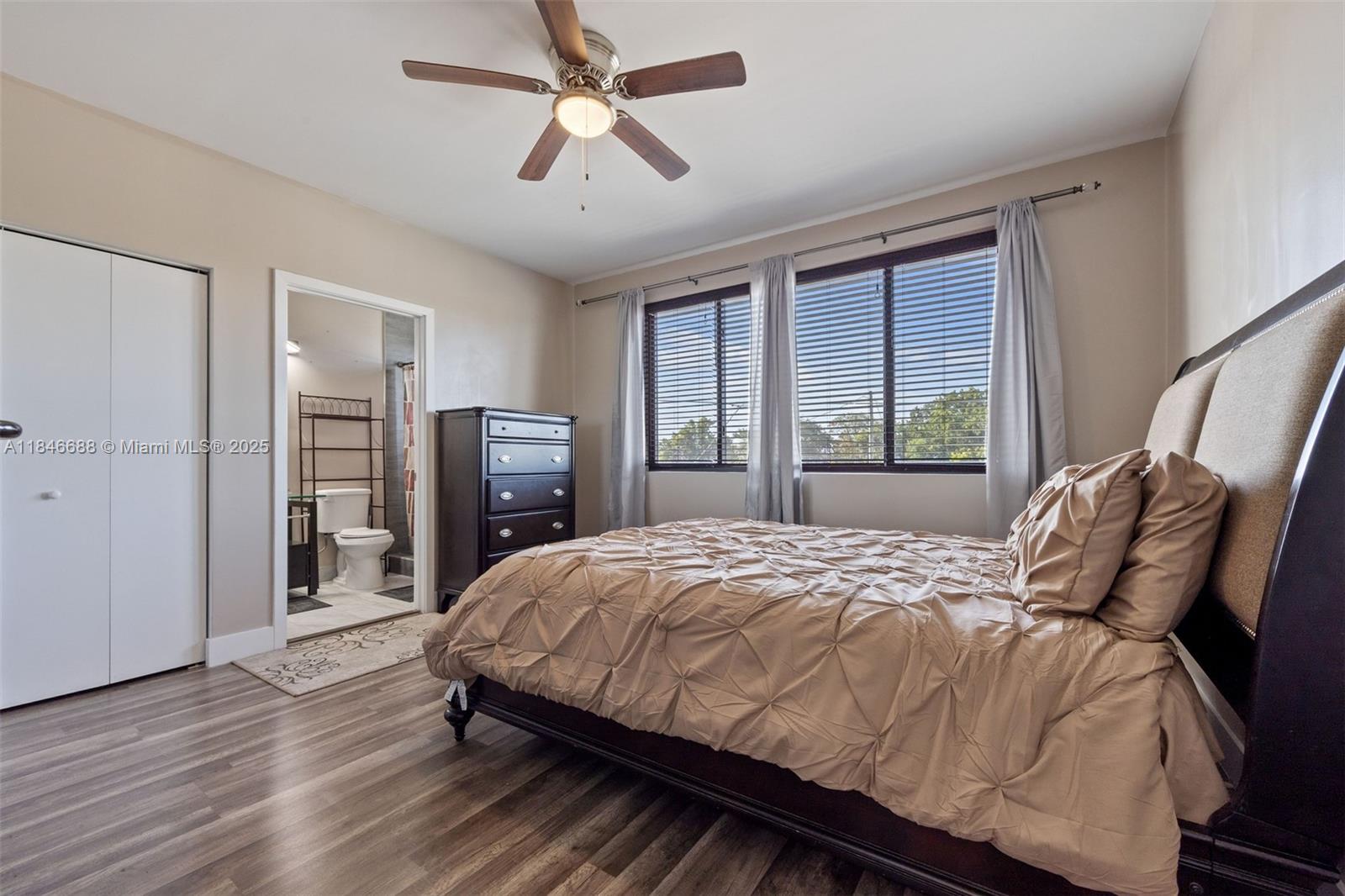 West Park, Florida, 33023, United States, 5 Bedrooms Bedrooms, ,4 BathroomsBathrooms,Residential,For Sale,1907541