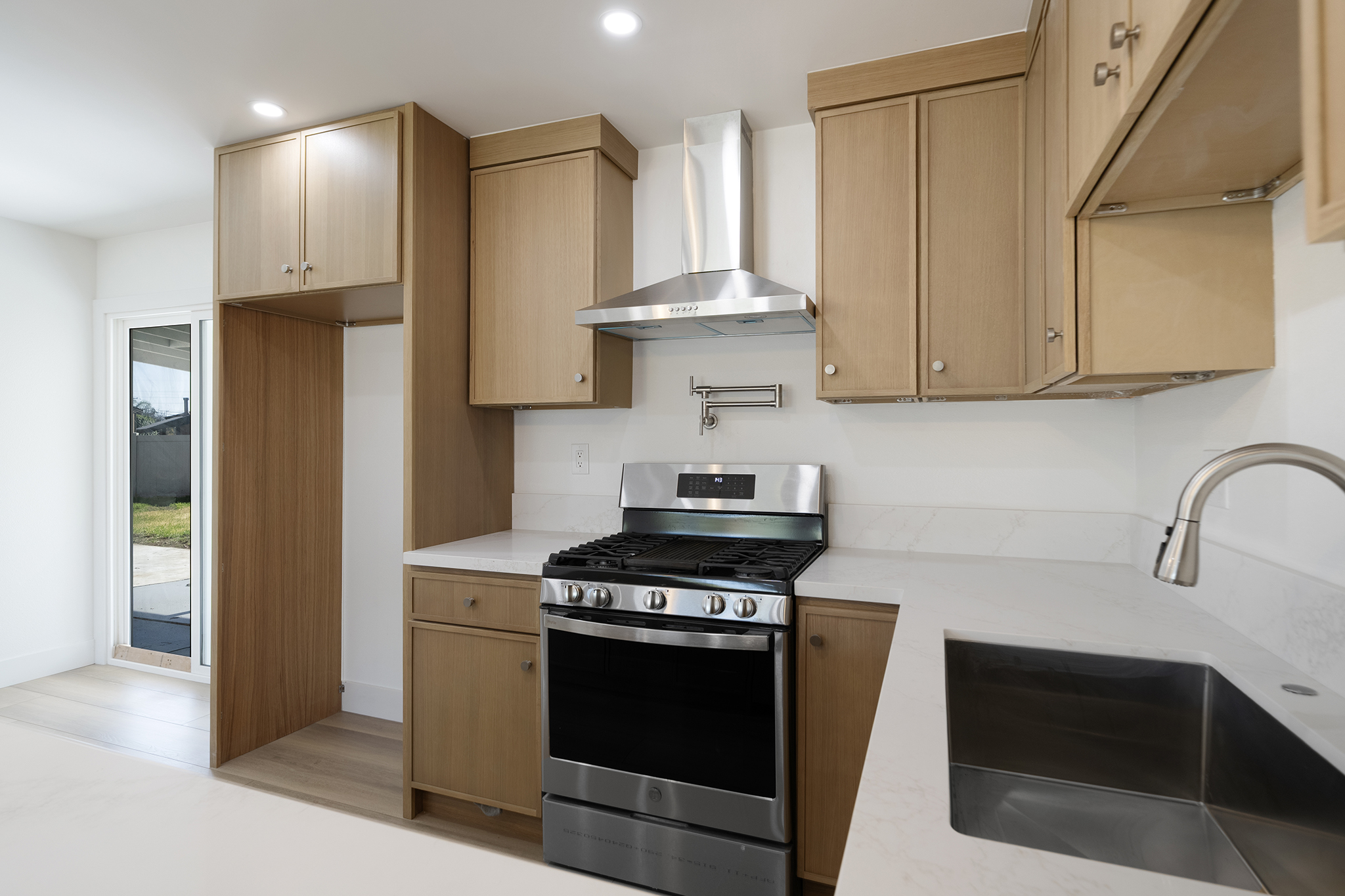 Riverside, California, 92503, United States, 3 Bedrooms Bedrooms, ,2 BathroomsBathrooms,Residential,For Sale,2015338