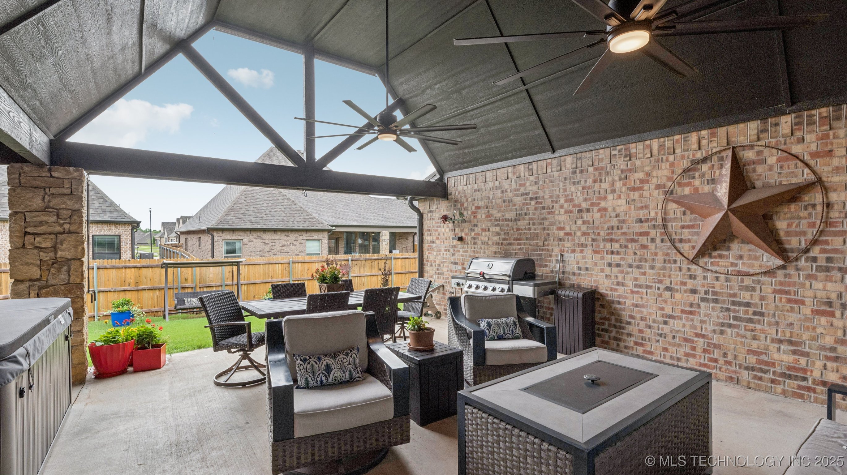 Owasso, Oklahoma, 74055, United States, 3 Bedrooms Bedrooms, ,3 BathroomsBathrooms,Residential,For Sale,1867653