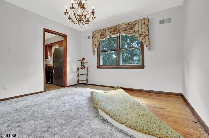 Pequannock Twp., New Jersey, 07444, United States, 3 Bedrooms Bedrooms, ,2 BathroomsBathrooms,Residential,For Sale,1934340