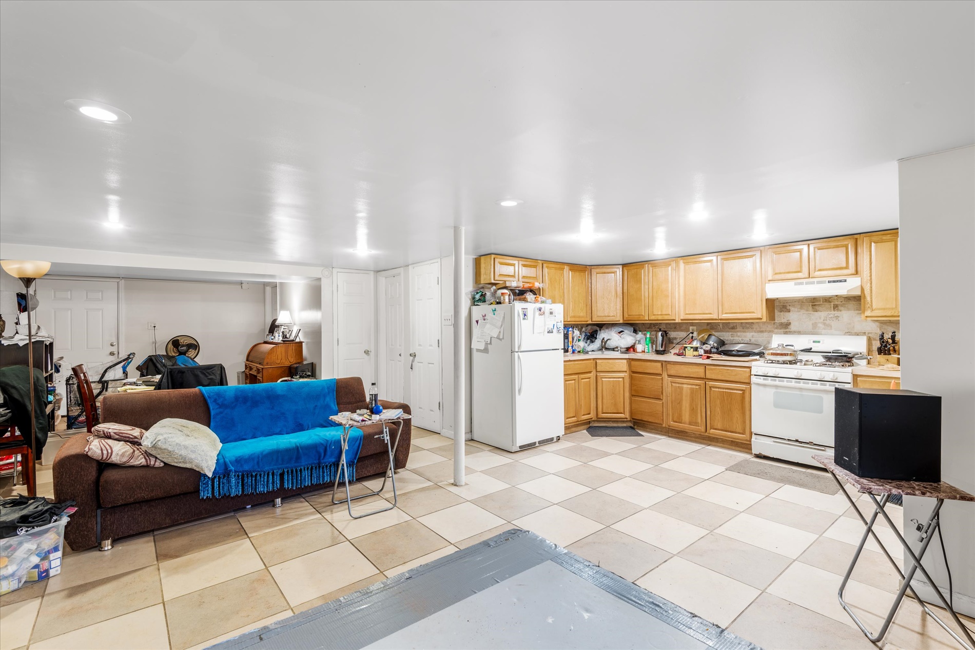 Howard Beach, New York, 11414, United States, 7 Bedrooms Bedrooms, ,5 BathroomsBathrooms,Residential,For Sale,1974400