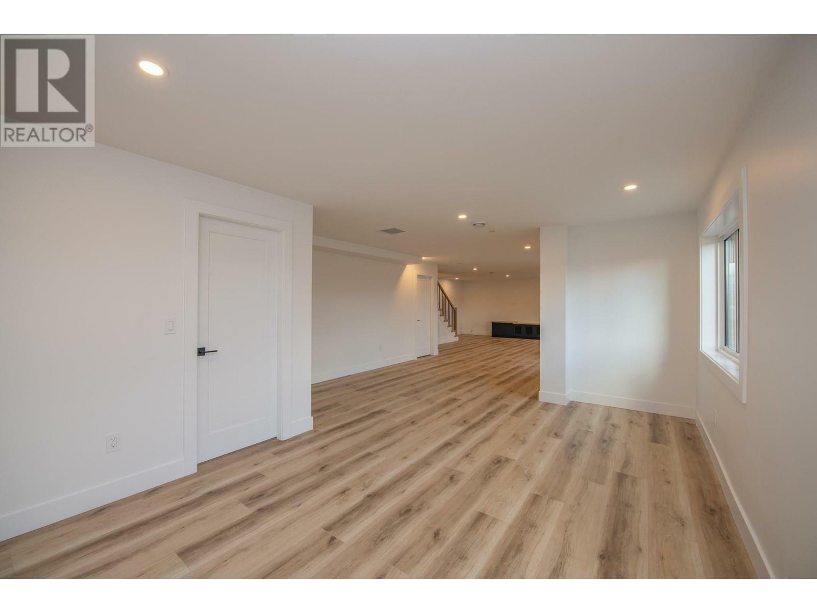 VERNON, British Columbia, V1H 2K9, CA, 4 Bedrooms Bedrooms, ,4 BathroomsBathrooms,Residential,For Sale,1838504