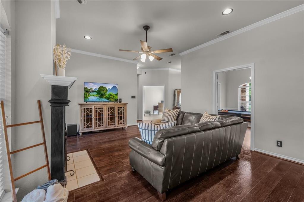 Oak Point, Texas, 75068, United States, 3 Bedrooms Bedrooms, ,3 BathroomsBathrooms,Residential,For Sale,1974311