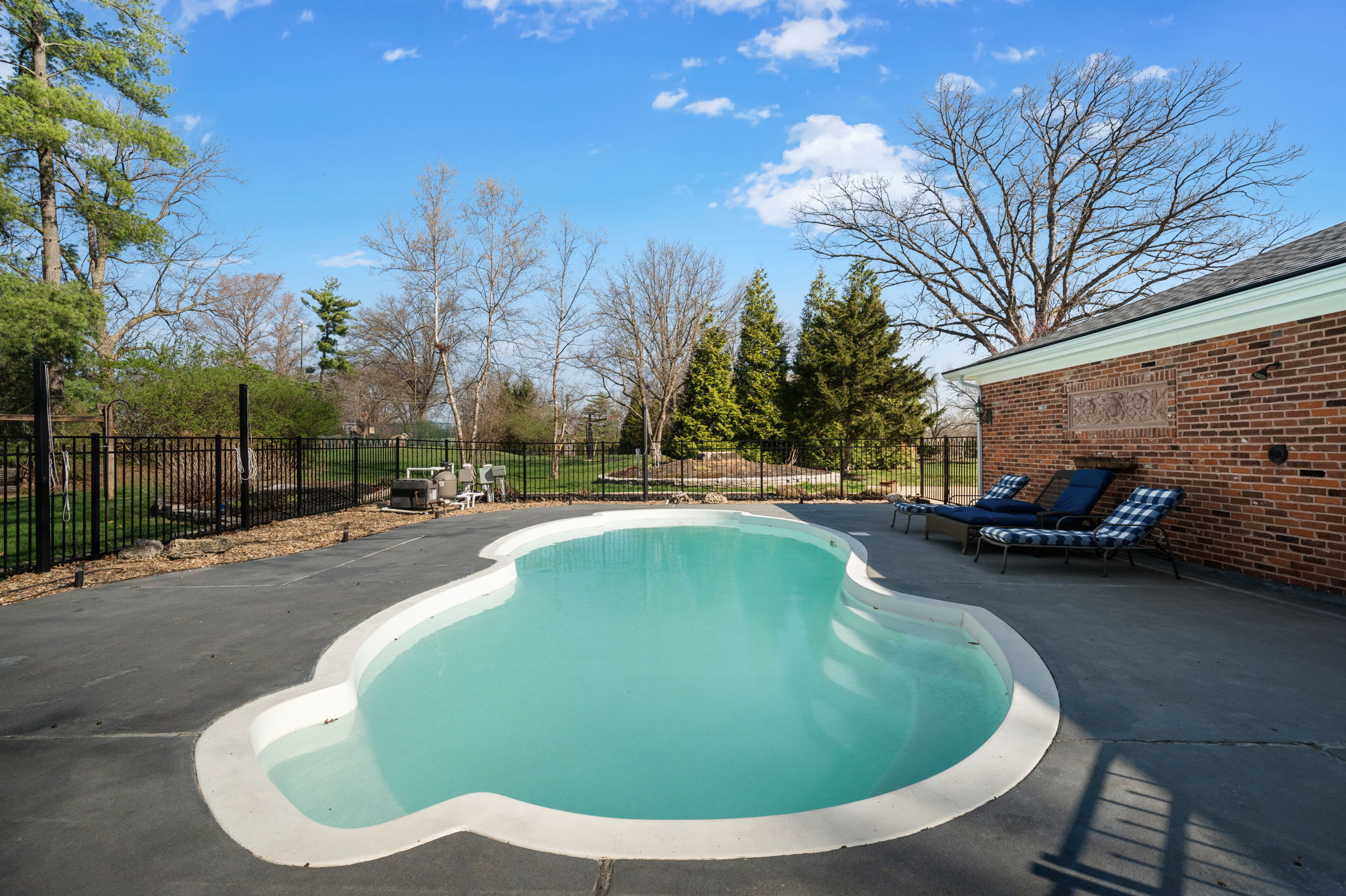  Nestled in the highly sought-after Des Peres area - 物件實景