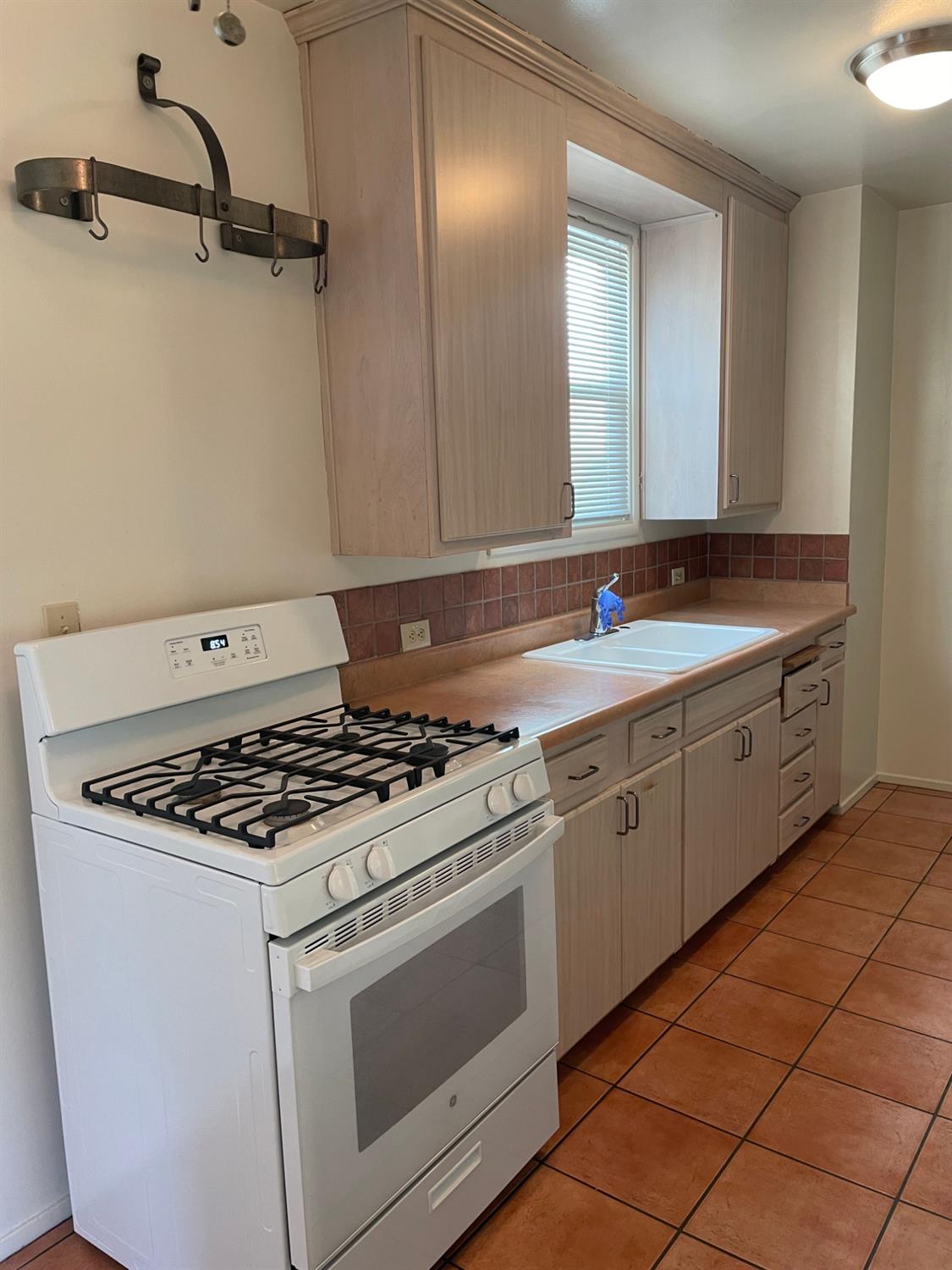 Sacramento, California, 95822, United States, 3 Bedrooms Bedrooms, ,2 BathroomsBathrooms,Residential,For Sale,1912719