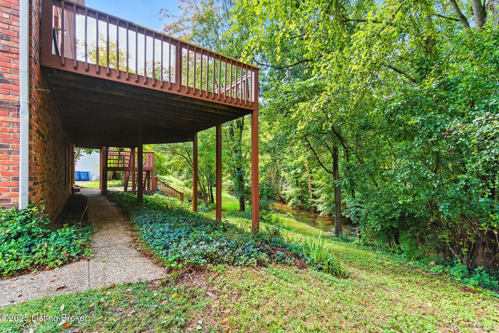 Prospect, Kentucky, 40059, United States, 4 Bedrooms Bedrooms, ,4 BathroomsBathrooms,Residential,For Sale,1941807