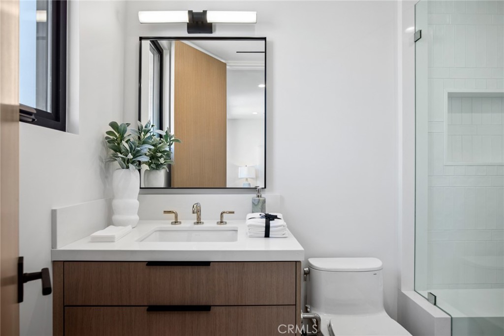 Corona del Mar, California, 92625, United States, 4 Bedrooms Bedrooms, ,5 BathroomsBathrooms,Residential,For Sale,1903462