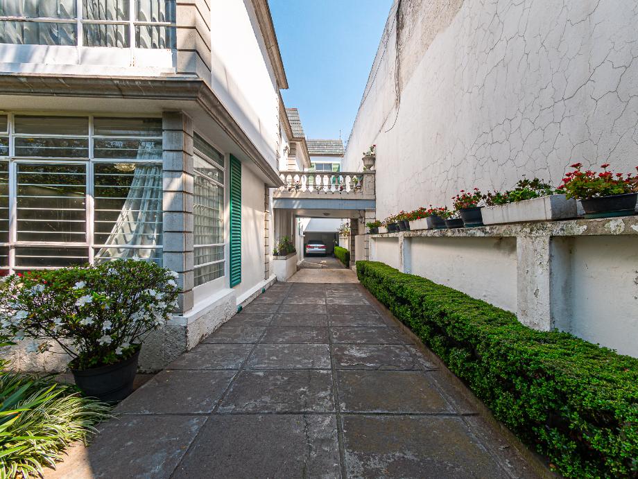Miguel Hidalgo, Ciudad de México, 11000, Mexico, 4 Bedrooms Bedrooms, ,2 BathroomsBathrooms,Residential,For Sale,1699454
