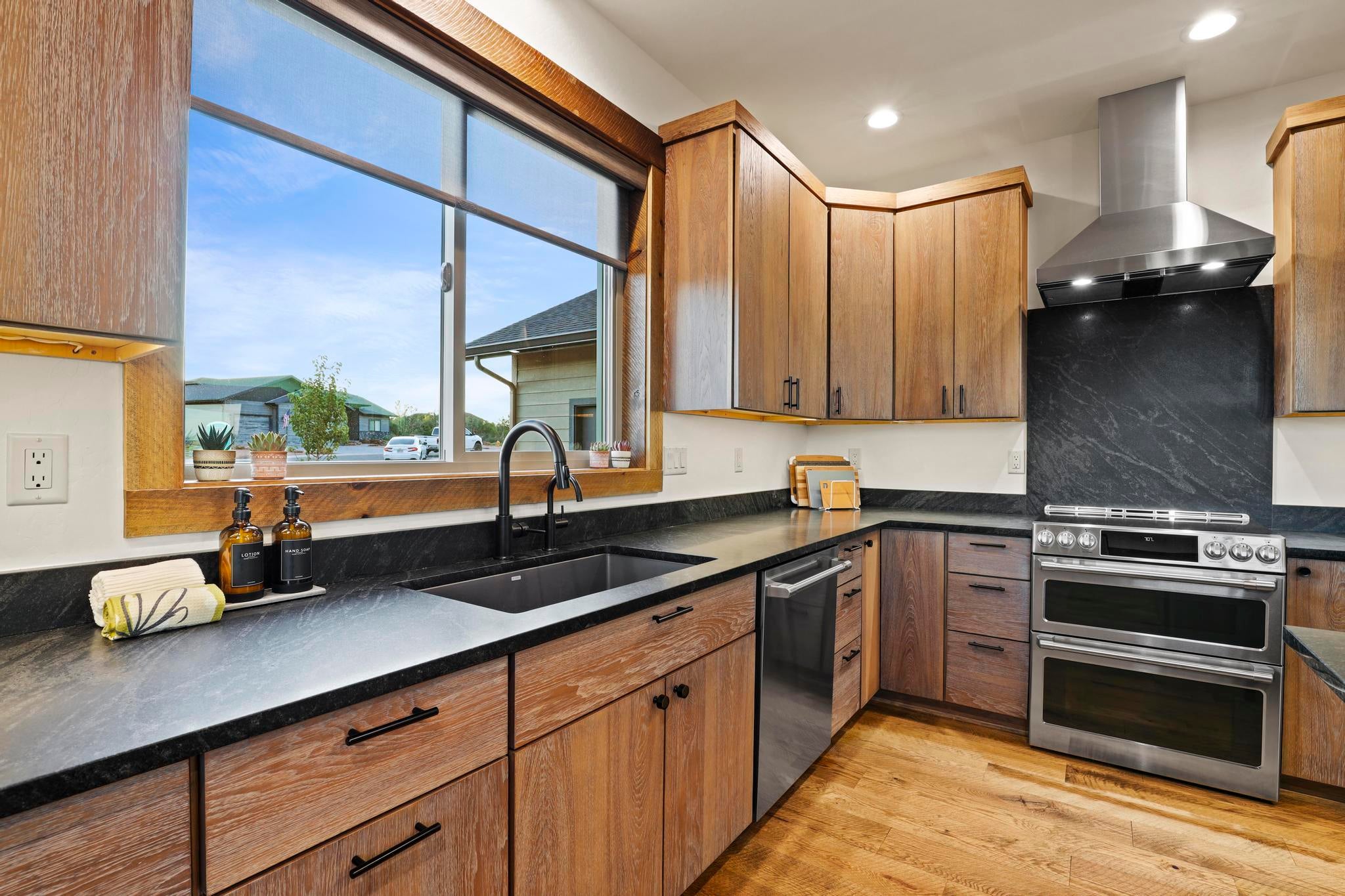Payson, Arizona, 85541, United States, 3 Bedrooms Bedrooms, ,1 BathroomBathrooms,Residential,For Sale,1906587