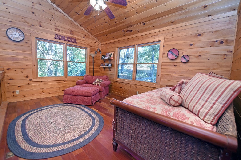 Suches, Georgia, 30572, United States, 3 Bedrooms Bedrooms, ,3 BathroomsBathrooms,Residential,For Sale,1877290