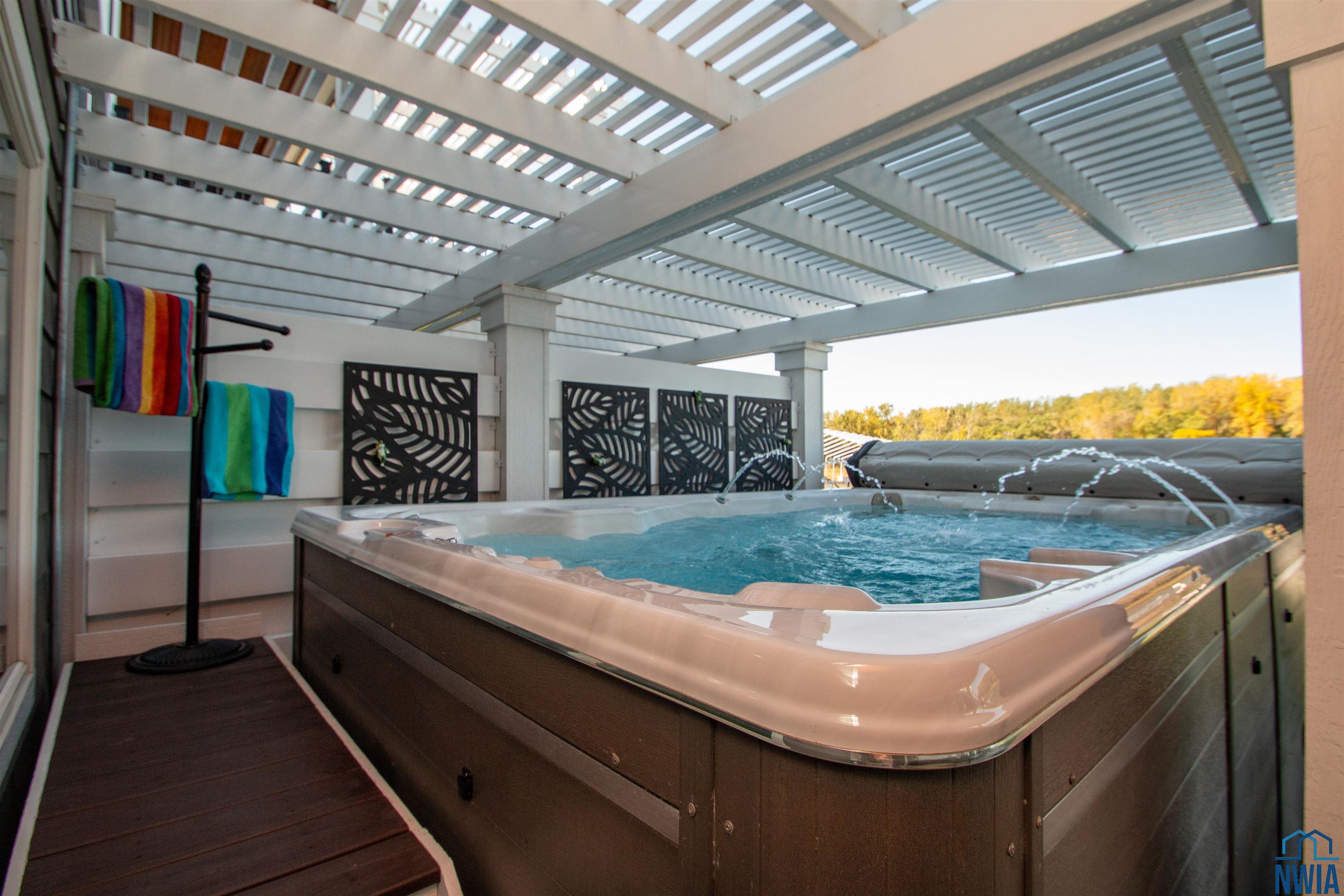 McCook Lake, South Dakota, 57049, United States, 3 Bedrooms Bedrooms, ,4 BathroomsBathrooms,Residential,For Sale,1974954