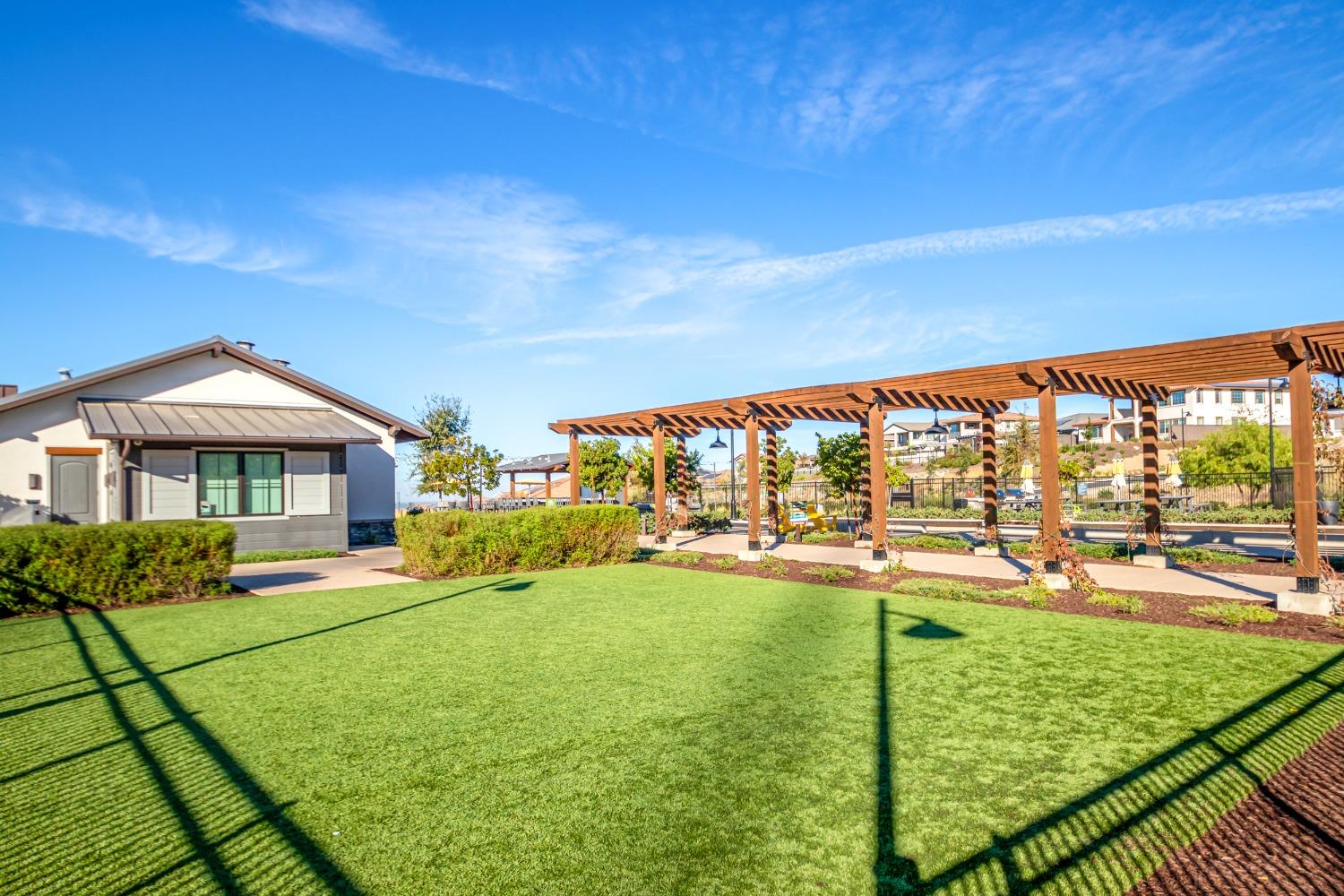 Folsom, California, 95630, United States, 4 Bedrooms Bedrooms, ,3 BathroomsBathrooms,Residential,For Sale,1924612