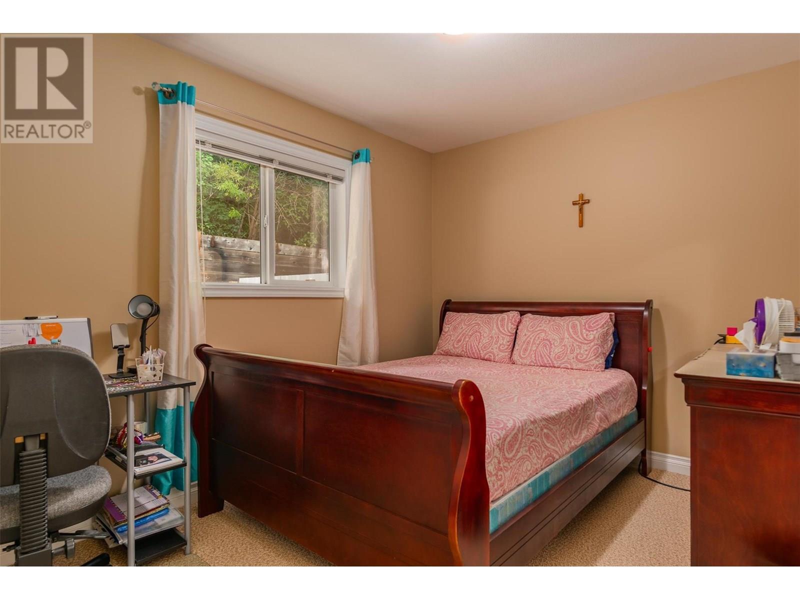CASTLEGAR, British Columbia, V1N 1J7, CA, 3 Bedrooms Bedrooms, ,2 BathroomsBathrooms,Residential,For Sale,1913084