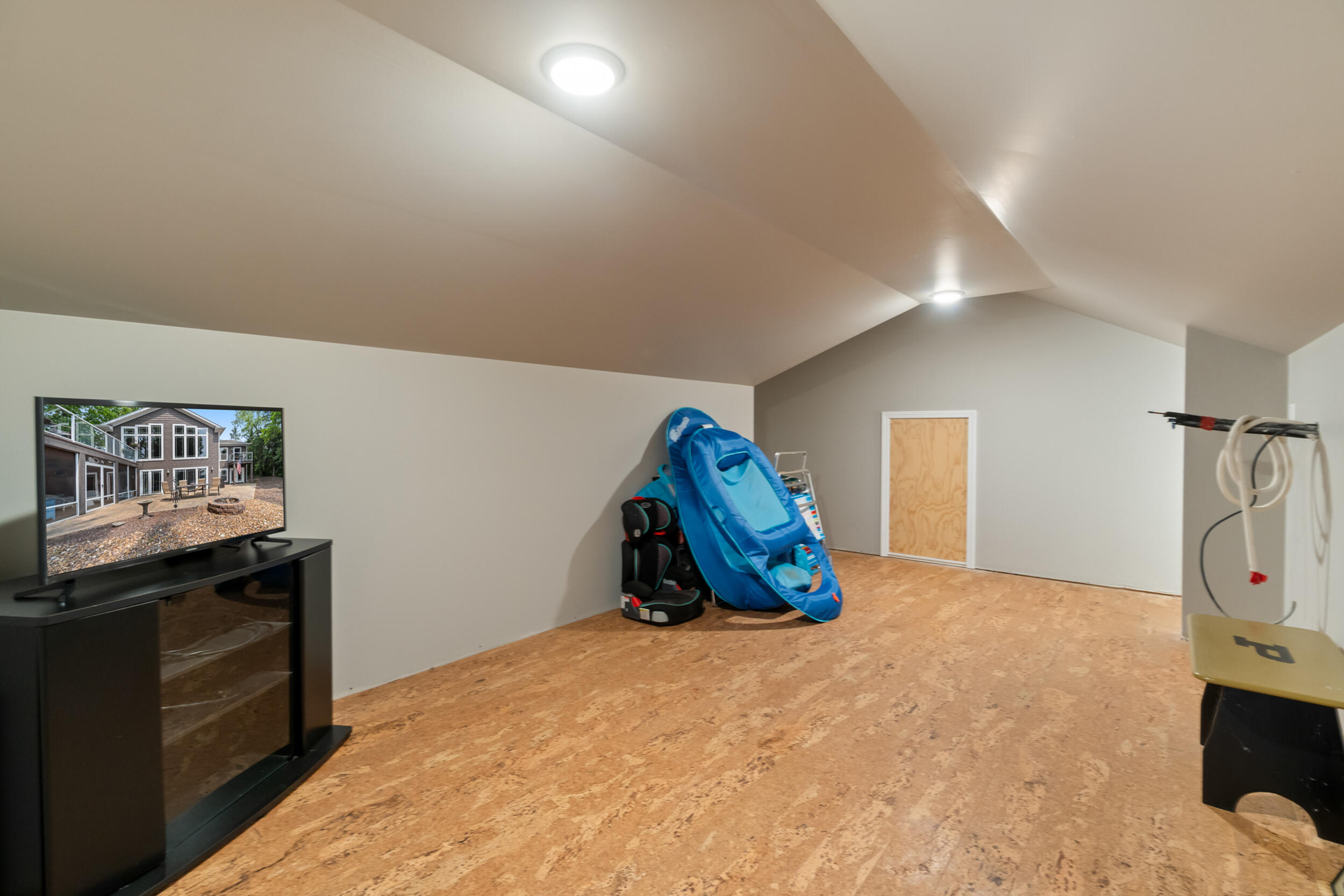 Jerome, Michigan, 49249, United States, 4 Bedrooms Bedrooms, ,3 BathroomsBathrooms,Residential,For Sale,1924396