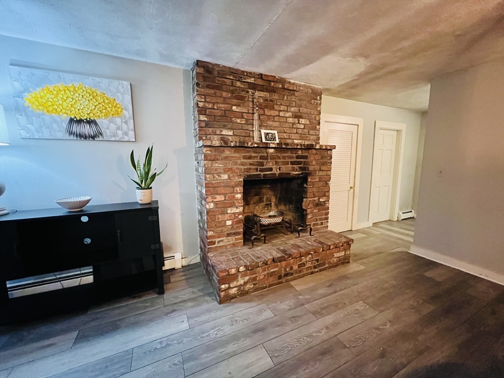 Rowley, Massachusetts, 01969, United States, 3 Bedrooms Bedrooms, ,1 BathroomBathrooms,Residential,For Sale,1988090