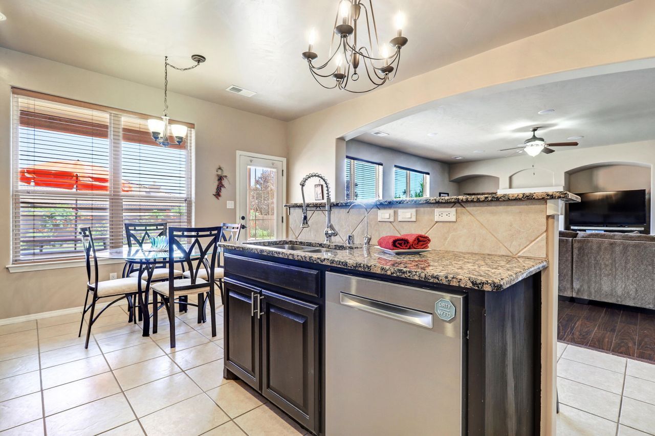 Rio Rancho, New Mexico, 87124, United States, 4 Bedrooms Bedrooms, ,3 BathroomsBathrooms,Residential,For Sale,1956048