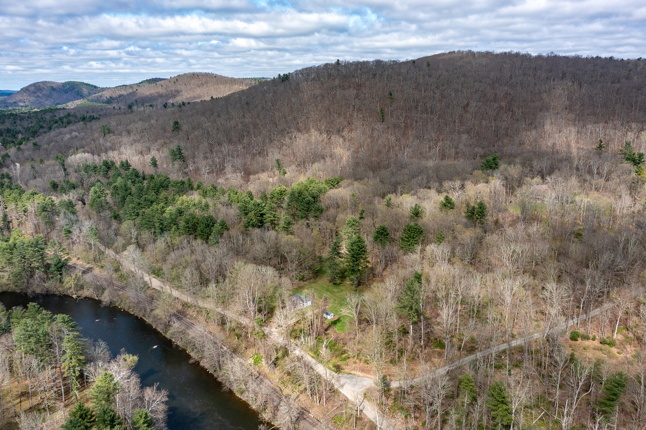  242 River Road - 物件實景