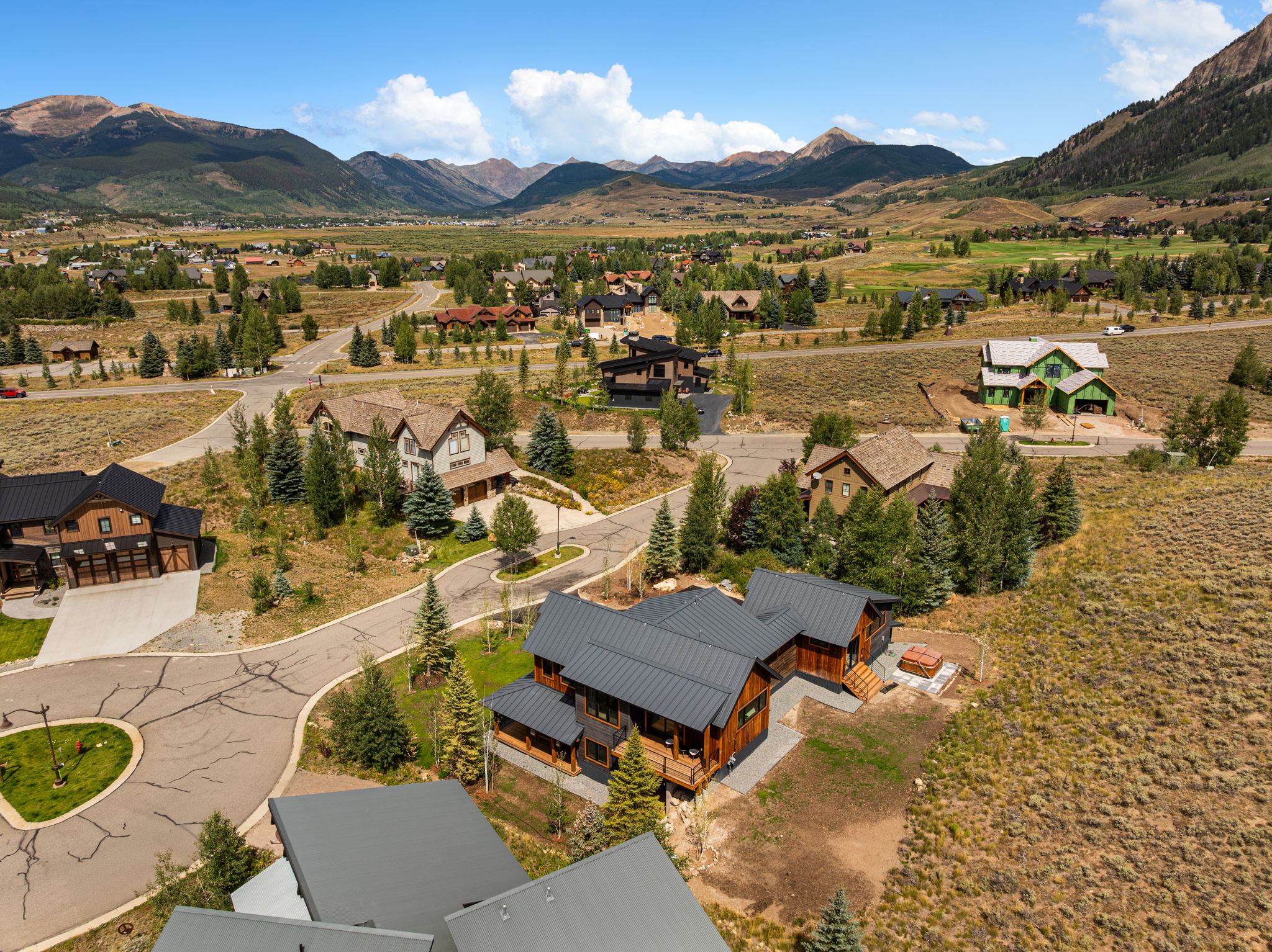 Quiet Cul-De-Sac Location In the Highly Desirable Larkspur Community - 物件實景