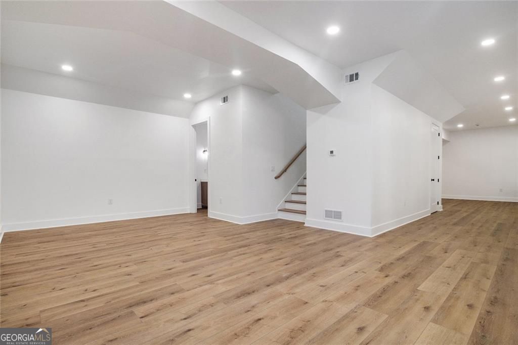 Dawsonville, Georgia, 30534, United States, 5 Bedrooms Bedrooms, ,7 BathroomsBathrooms,Residential,For Sale,1952234