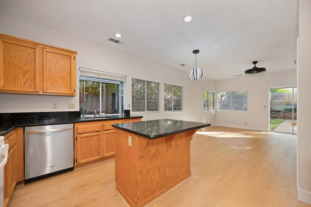 Roseville, California, 95661, United States, 4 Bedrooms Bedrooms, ,3 BathroomsBathrooms,Residential,For Sale,1989245