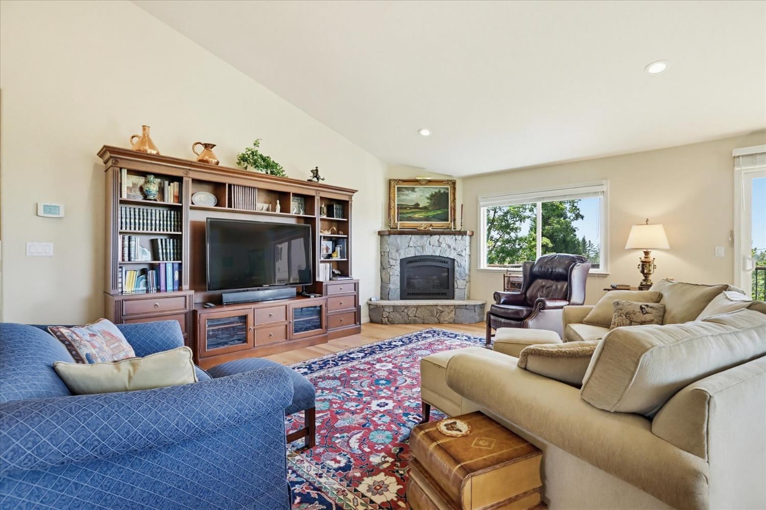 Grass Valley, California, 95945, United States, 3 Bedrooms Bedrooms, ,2 BathroomsBathrooms,Residential,For Sale,2048773