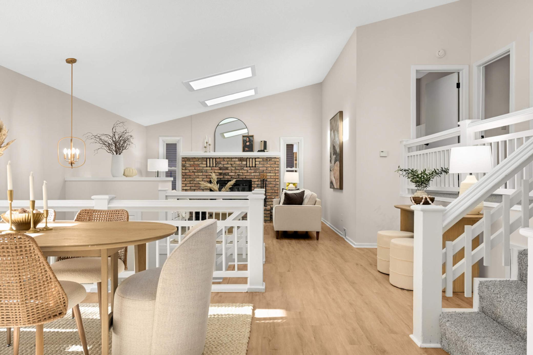 Vadnais Heights, Minnesota, 55127, United States, 4 Bedrooms Bedrooms, ,2 BathroomsBathrooms,Residential,For Sale,1993566