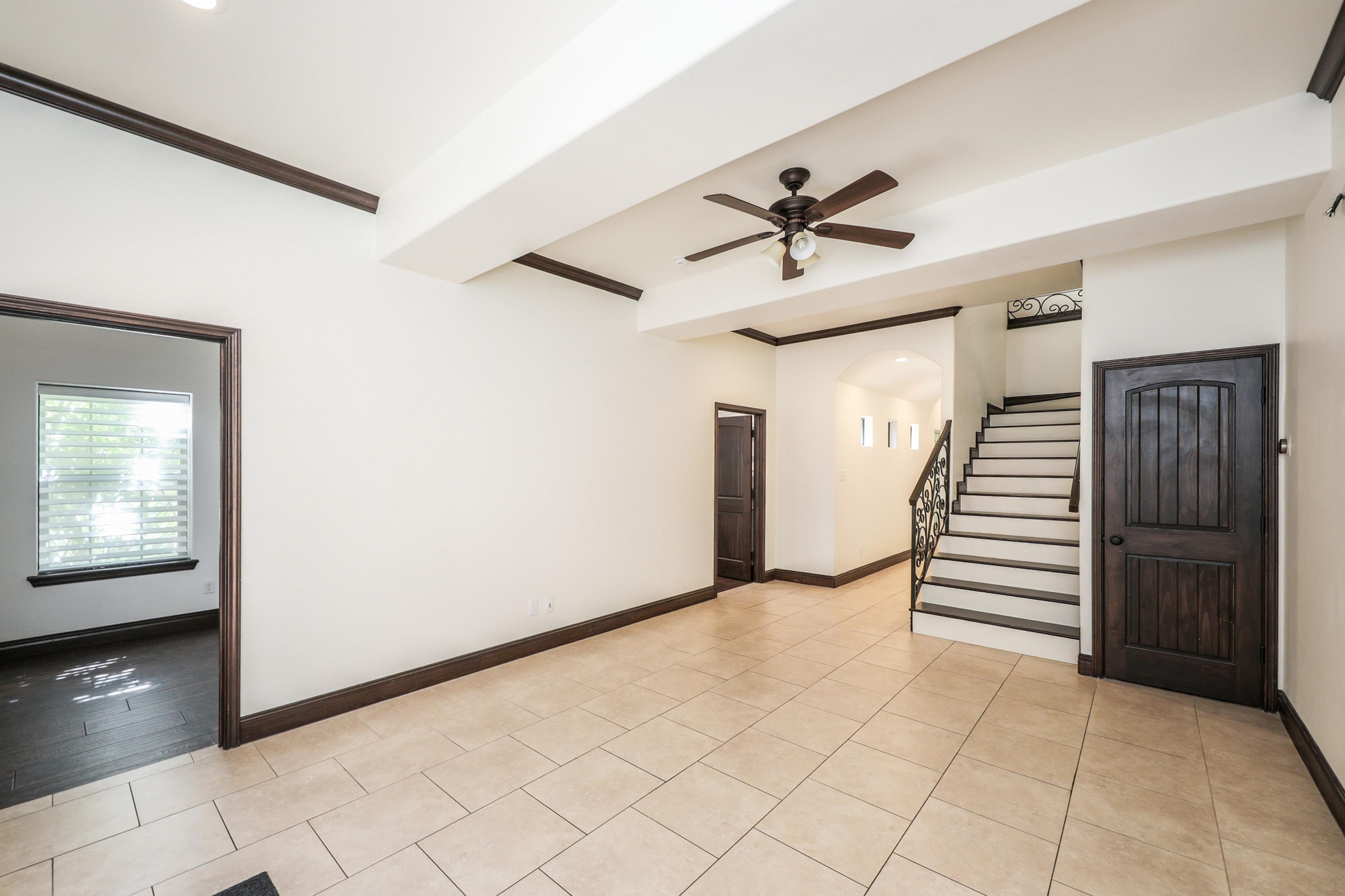 Laredo, Texas, 78041, United States, 4 Bedrooms Bedrooms, ,5 BathroomsBathrooms,Residential,For Sale,1989337