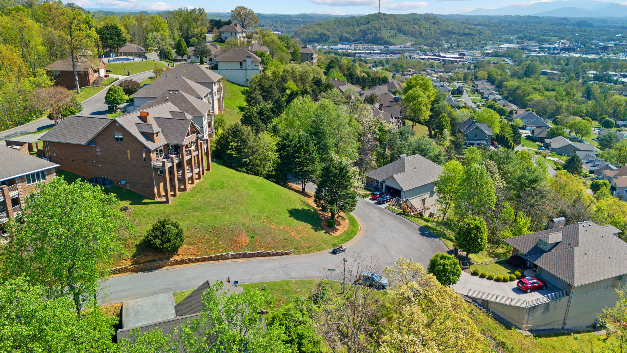 Sevierville, Tennessee, 37862, United States, 3 Bedrooms Bedrooms, ,3 BathroomsBathrooms,Residential,For Sale,1982821