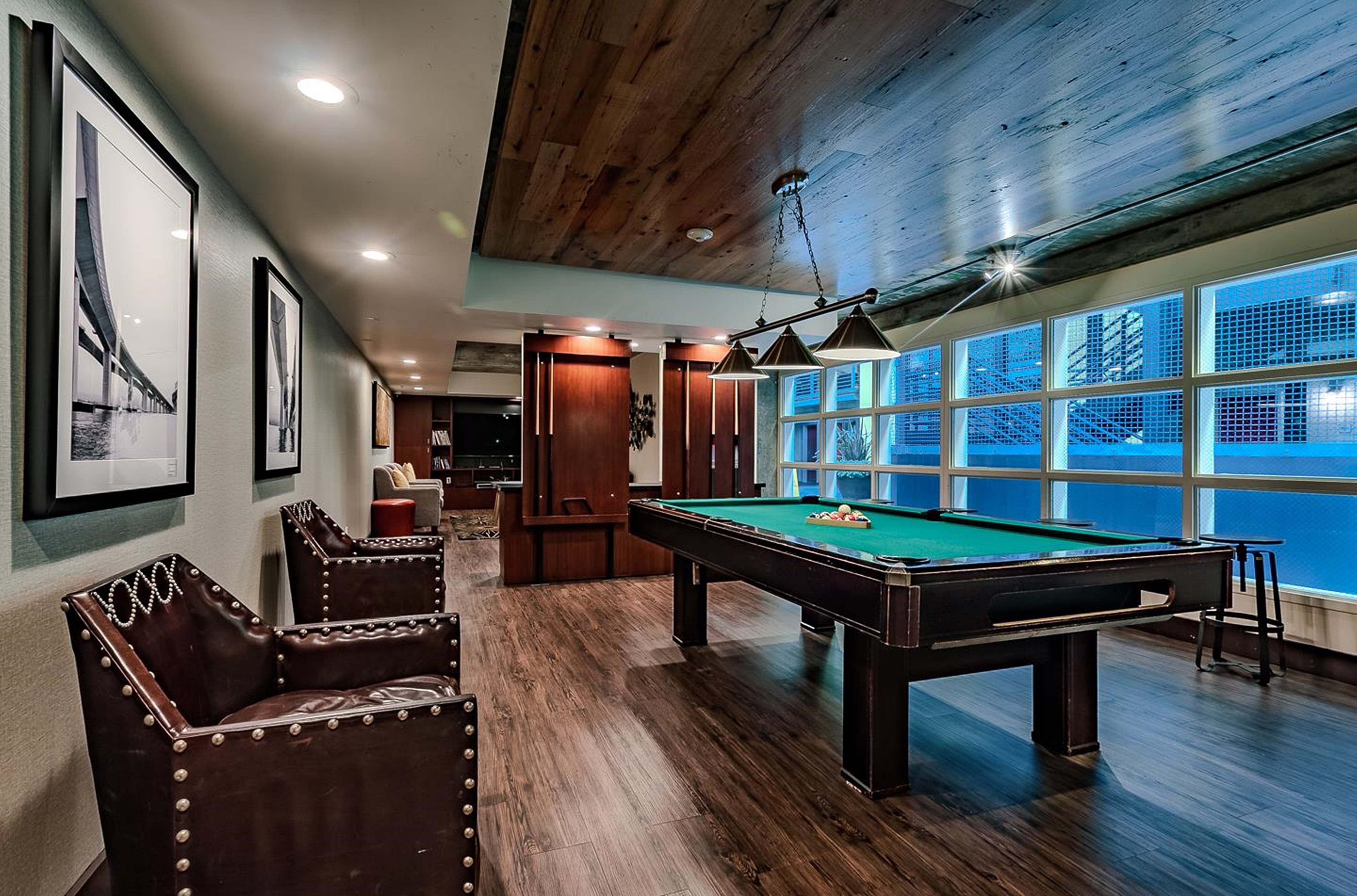  Sophisticated Penthouse Loft with Private Patio in Vibrant Jack London Square - 物件實景