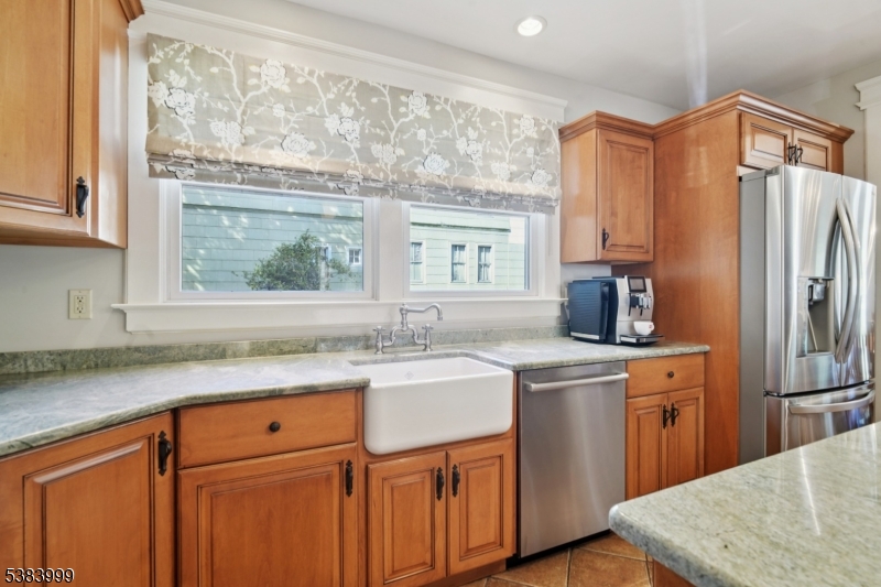 Millburn Twp., New Jersey, 07078, United States, 3 Bedrooms Bedrooms, ,3 BathroomsBathrooms,Residential,For Sale,1988129