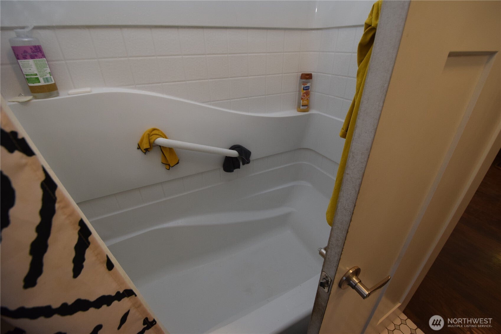 Tacoma, Washington, 98445, United States, 4 Bedrooms Bedrooms, ,1 BathroomBathrooms,Residential,For Sale,1898437