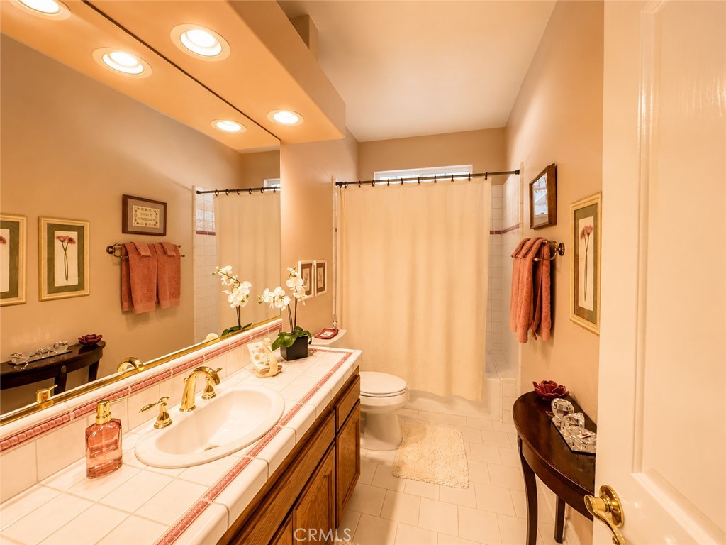 Redlands, California, 92374, United States, 5 Bedrooms Bedrooms, ,4 BathroomsBathrooms,Residential,For Sale,2048523