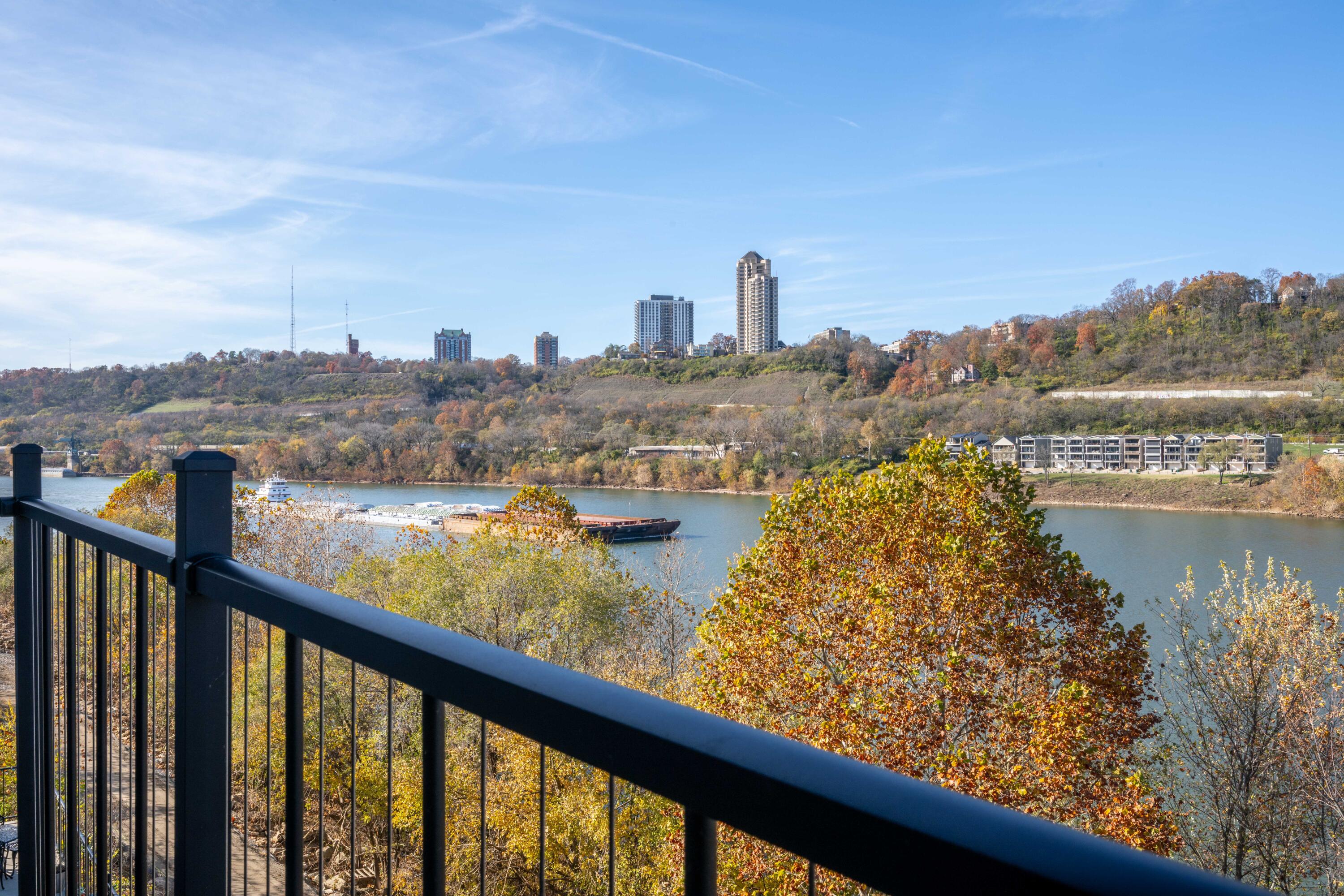 Dayton, Kentucky, 41074, United States, 2 Bedrooms Bedrooms, ,3 BathroomsBathrooms,Residential,For Sale,1995774